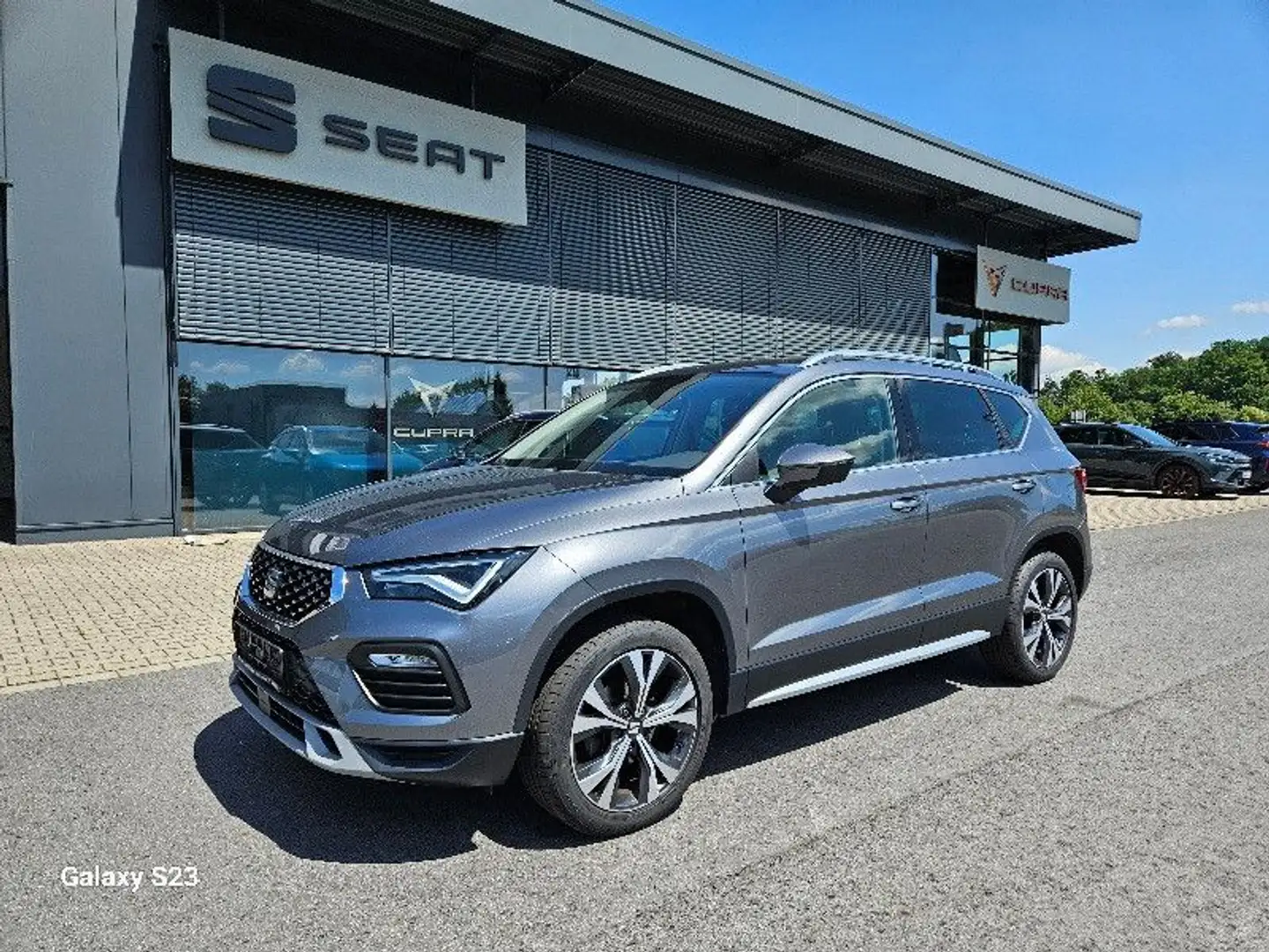 SEAT Ateca Xperience 1,5 DSG *AHK*Paket XL*Full Link* Grey - 1