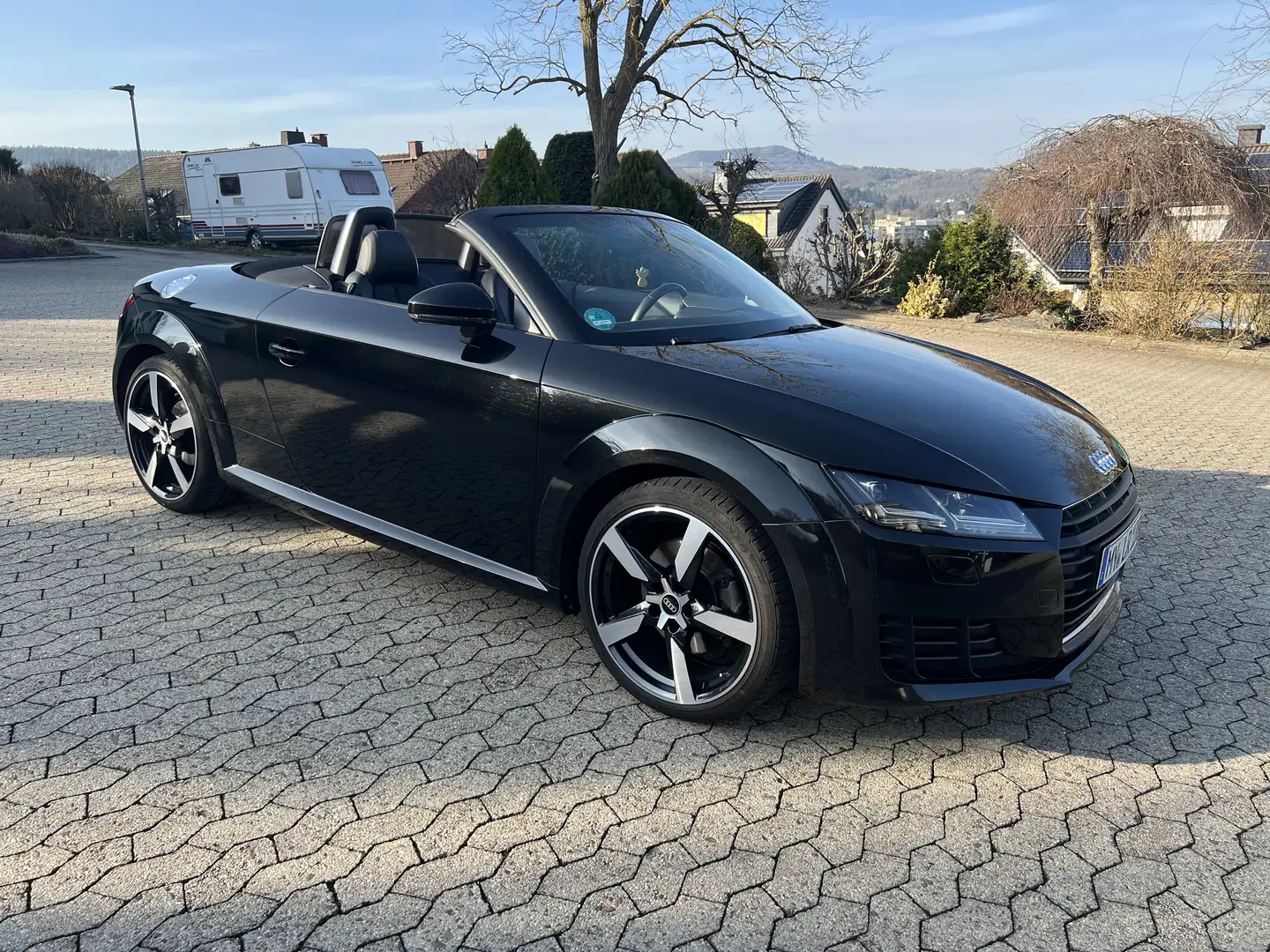 Audi TT 2.0 TDI ultra Schwarz - 1