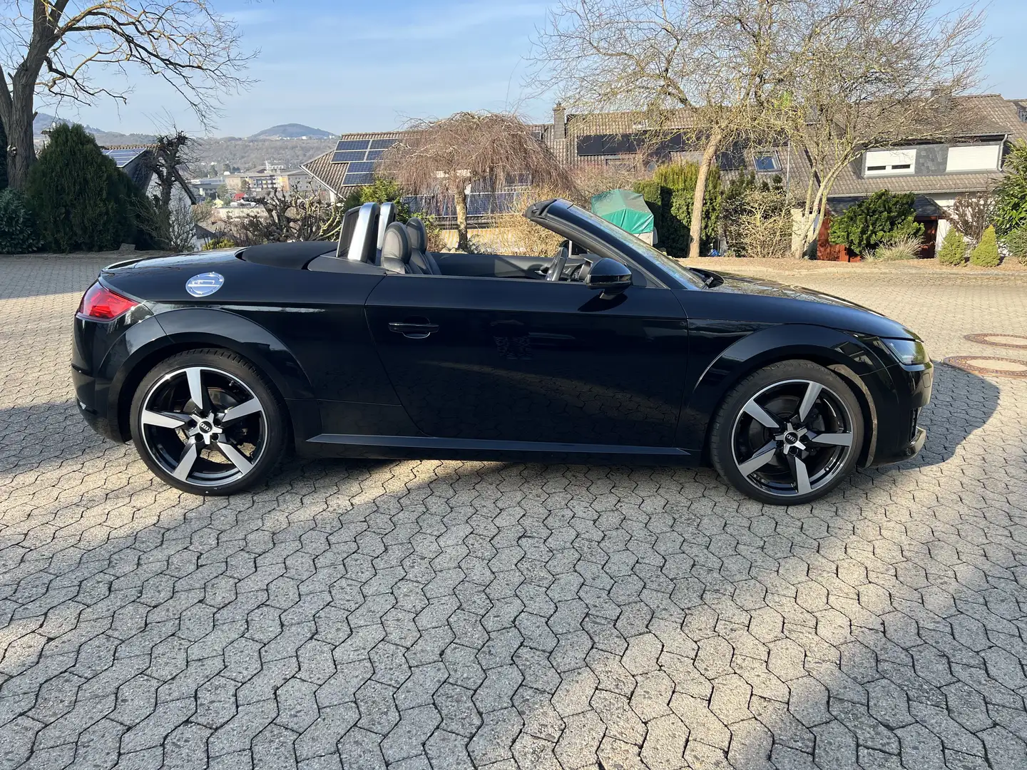 Audi TT 2.0 TDI ultra Schwarz - 2