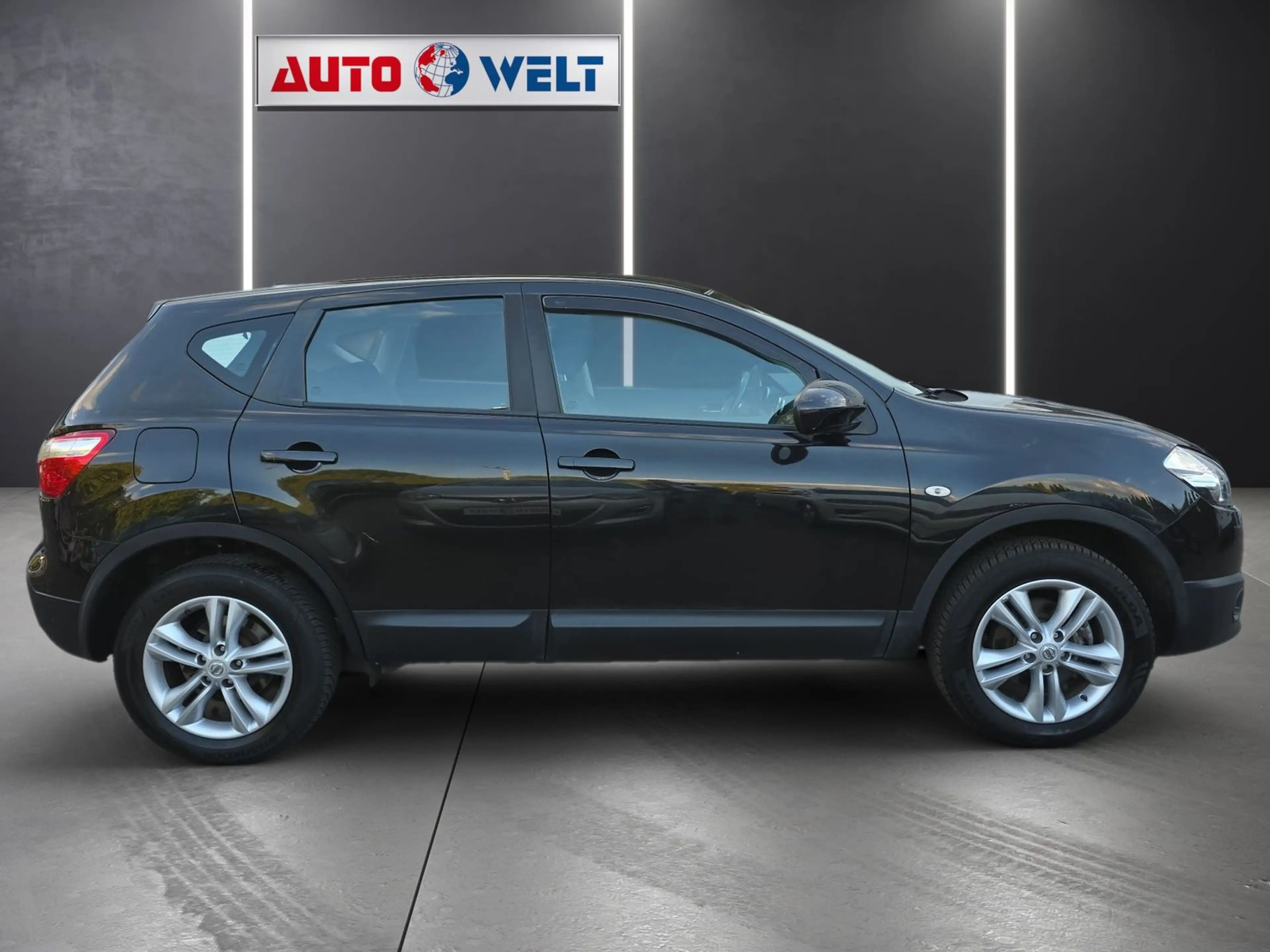 Nissan Qashqai 1.6 Acenta Tempomat PDC Klimaaut. USB — photo 3