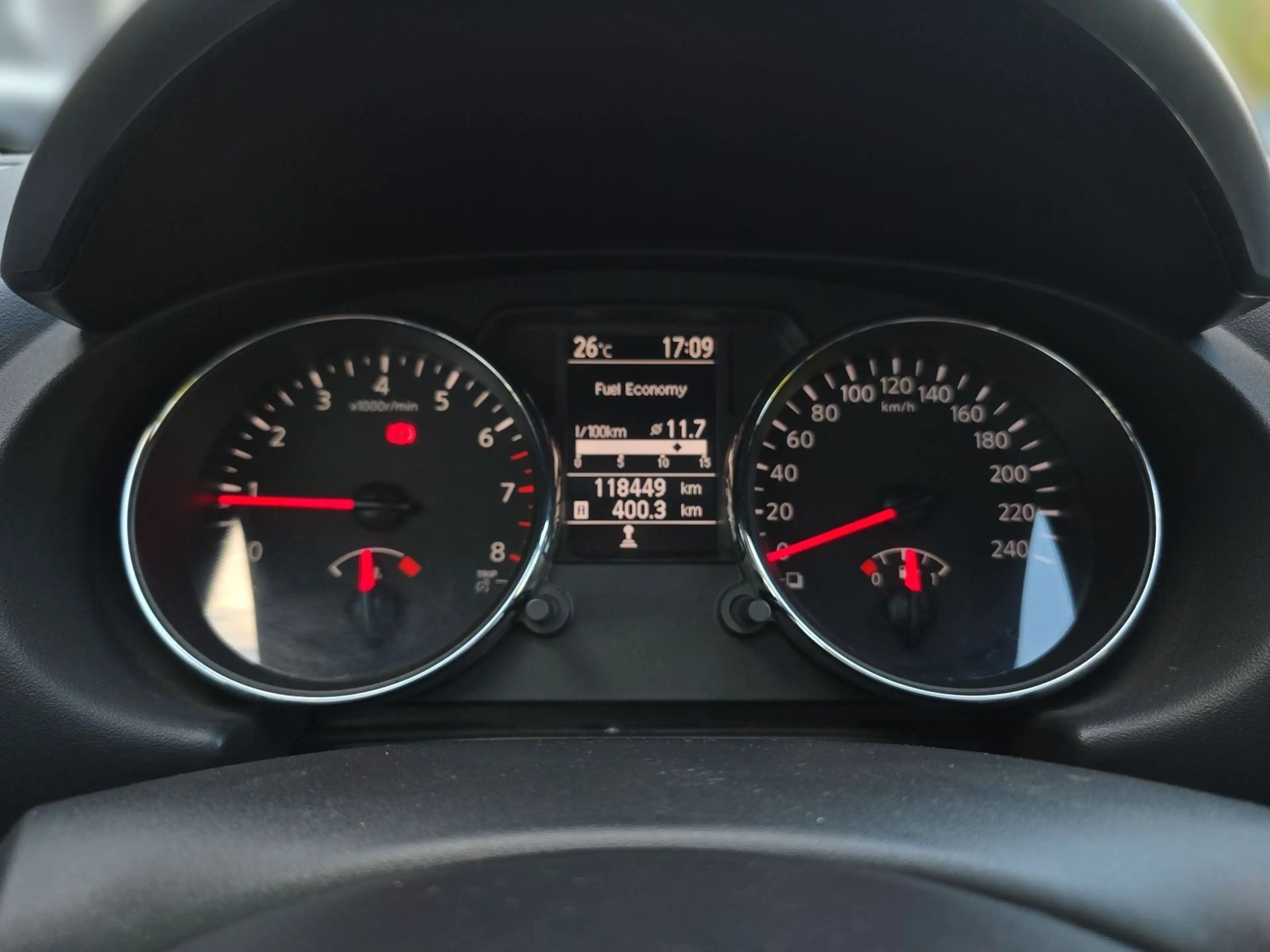 Nissan Qashqai 1.6 Acenta Tempomat PDC Klimaaut. USB — photo 11