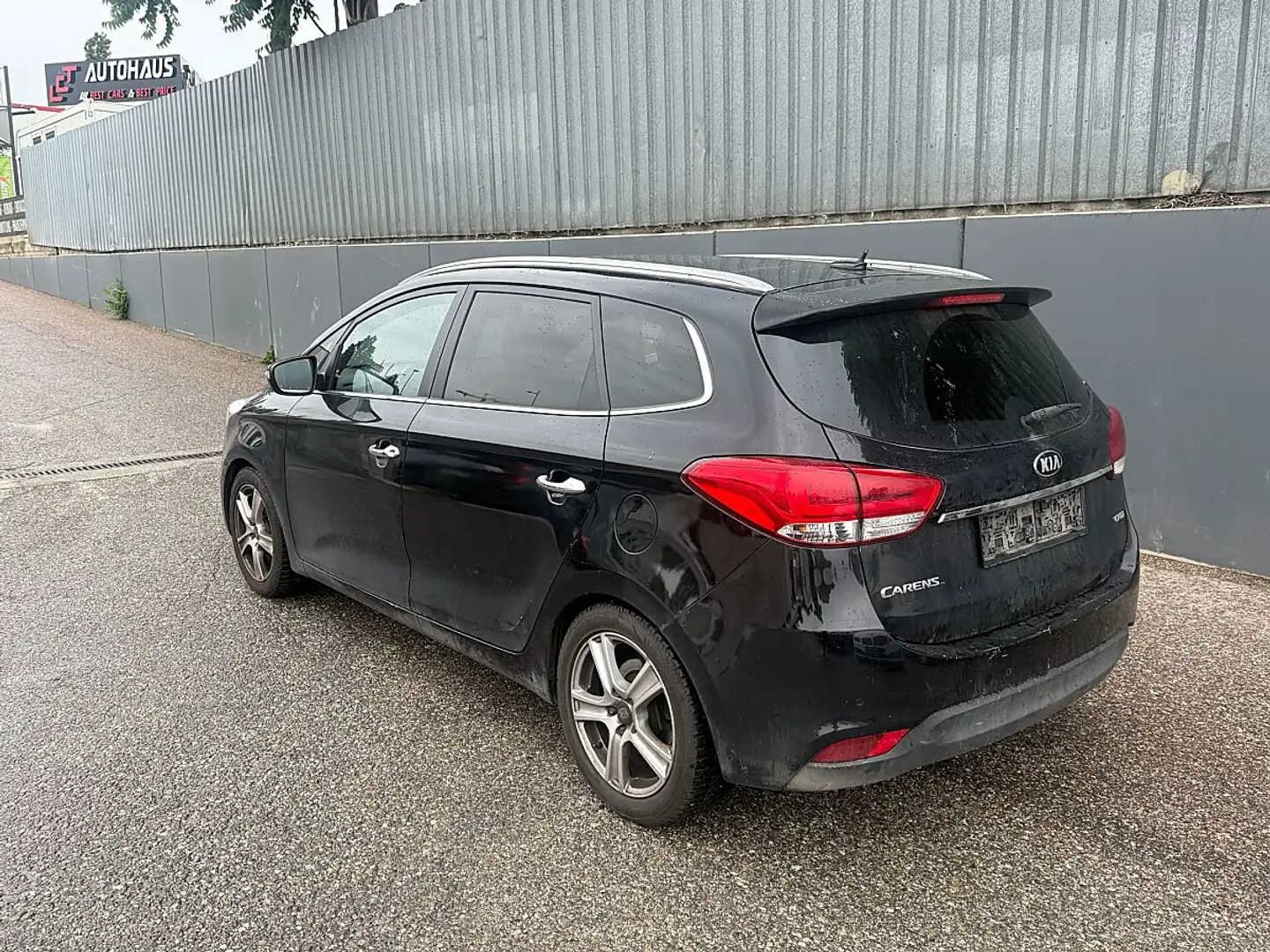 Kia Carens 1,7 CRDi Active Pro Aut. Schwarz - 2