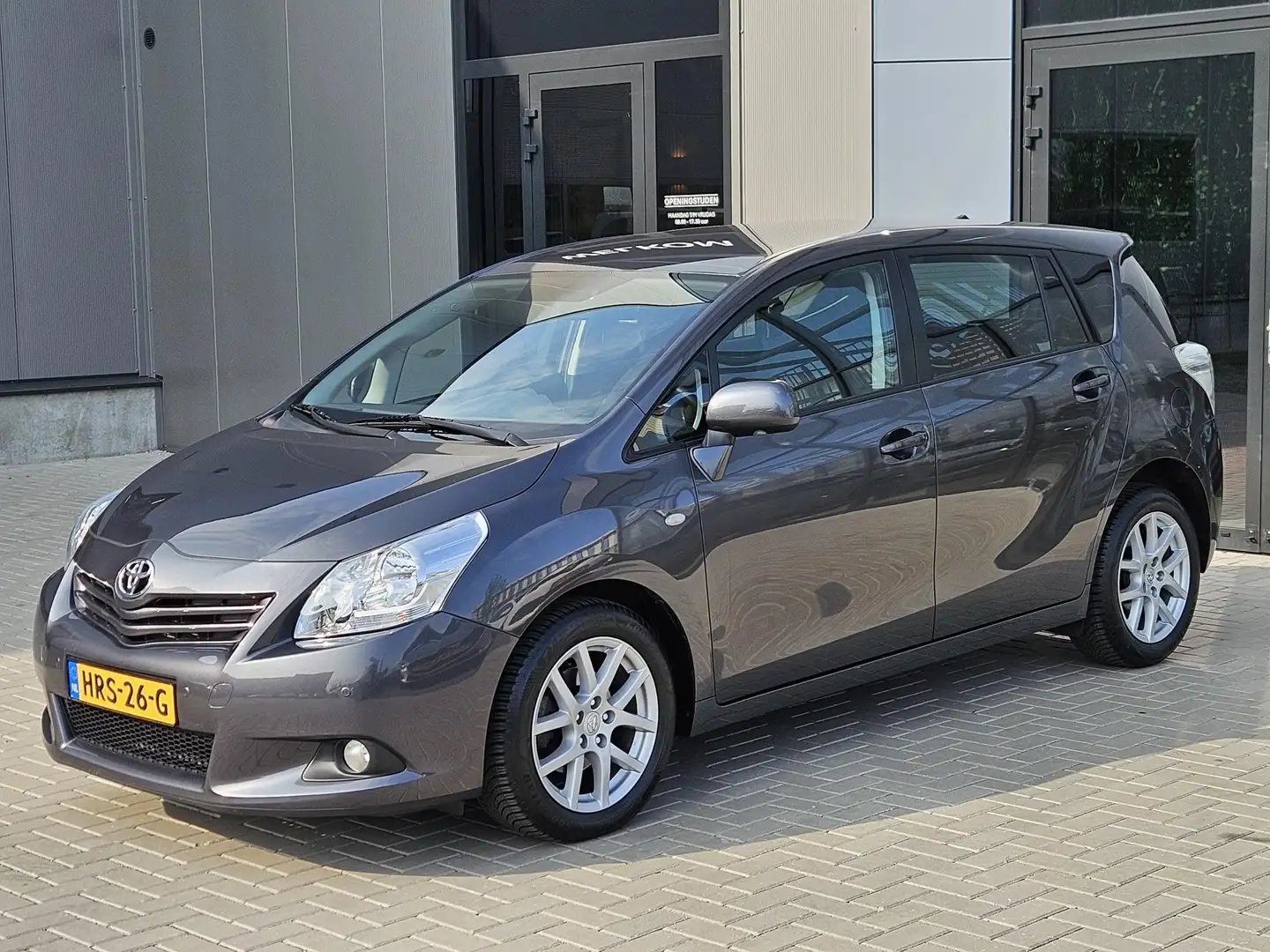 Toyota Verso 1.8 VVT-i Aspiration Automaat 69.000km Camera Navi Gris - 2