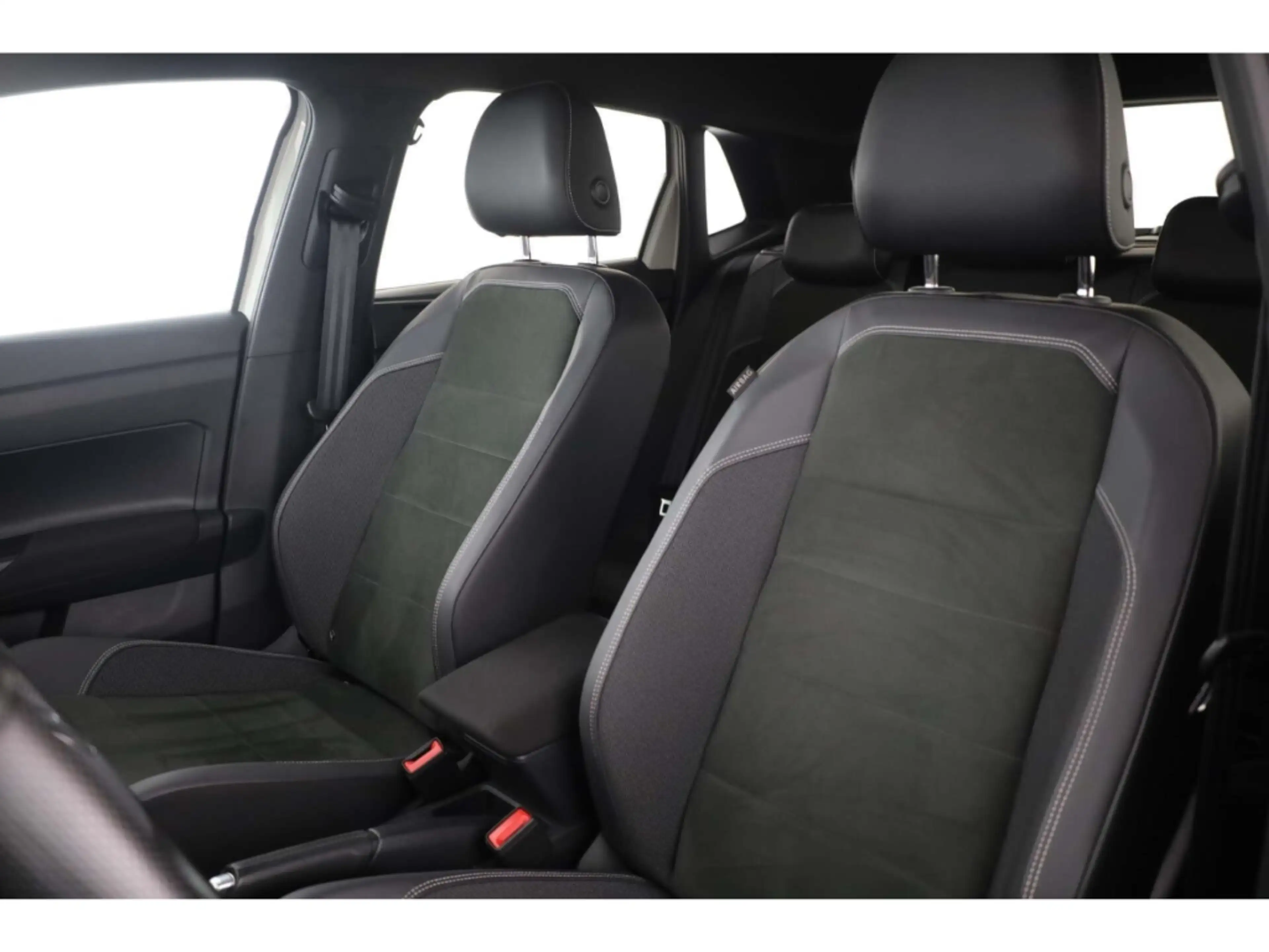 Volkswagen Polo GTI 2.0 TSI OPF — photo 11