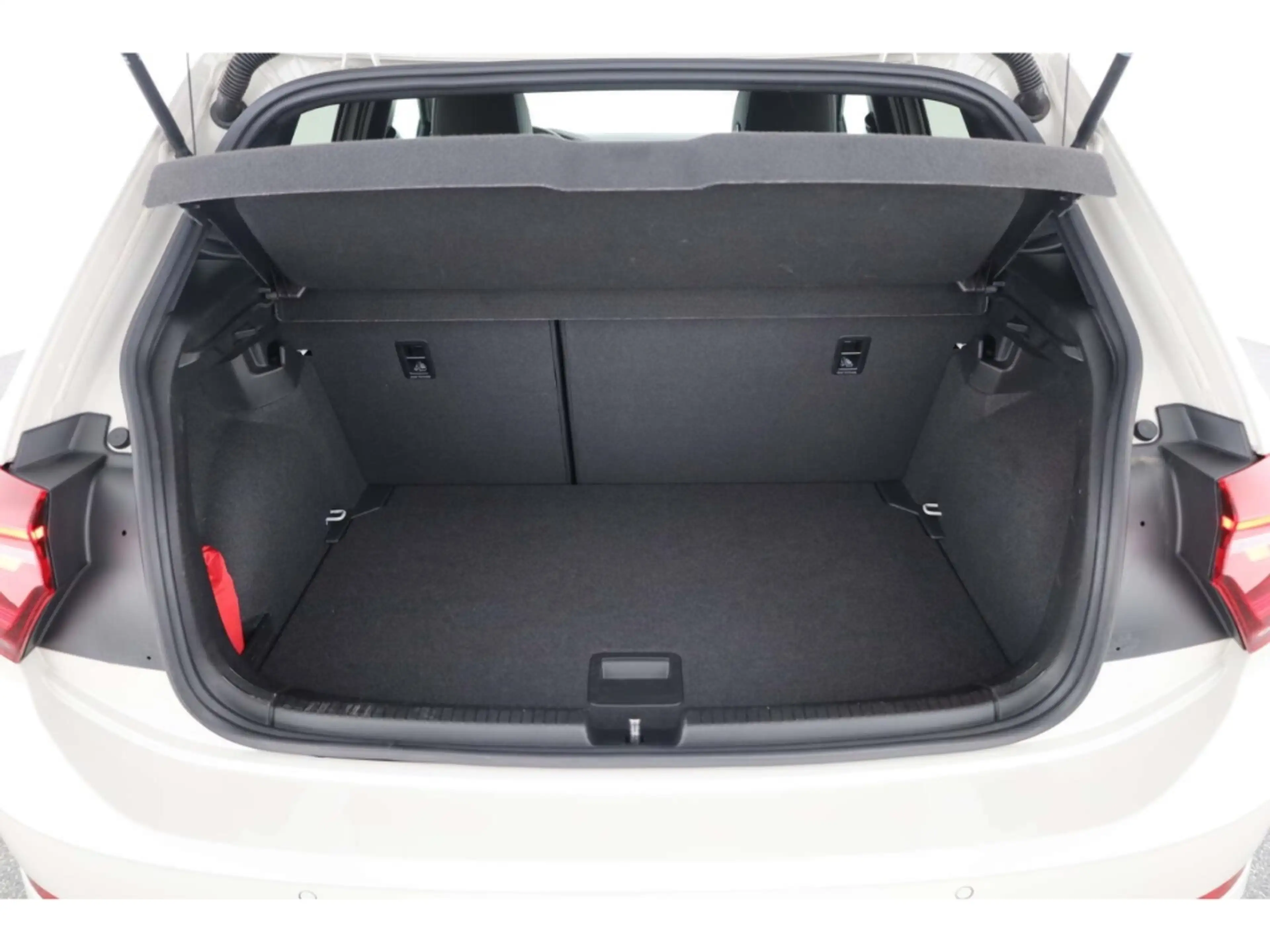 Volkswagen Polo GTI 2.0 TSI OPF — photo 14