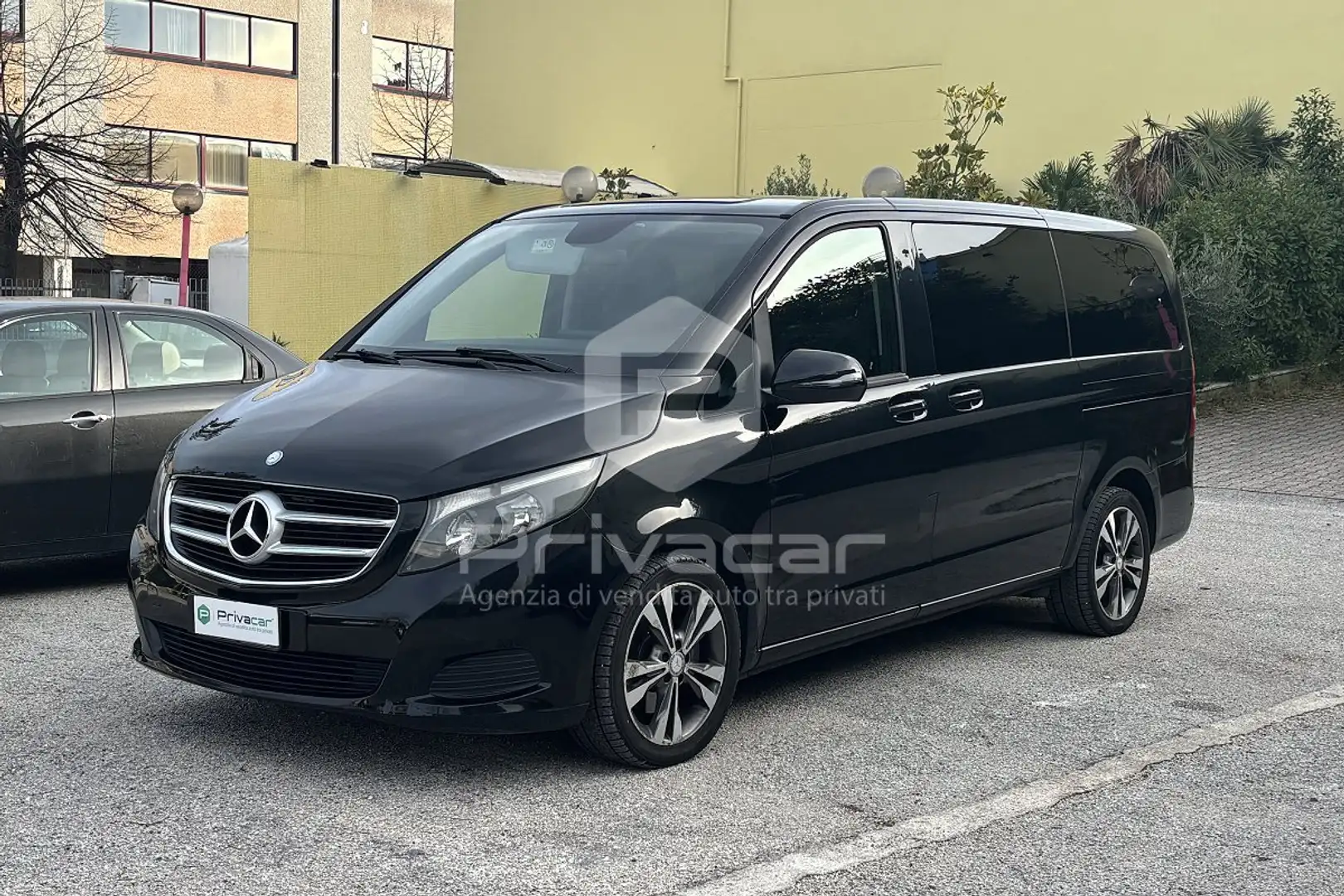 Mercedes-Benz V 220 V 220 d Premium Long Noir - 1