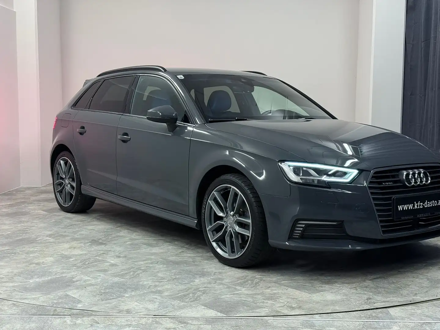Audi A3 40 TFSI e-tron IISPORT II S Line II MATRIX II Grigio - 2