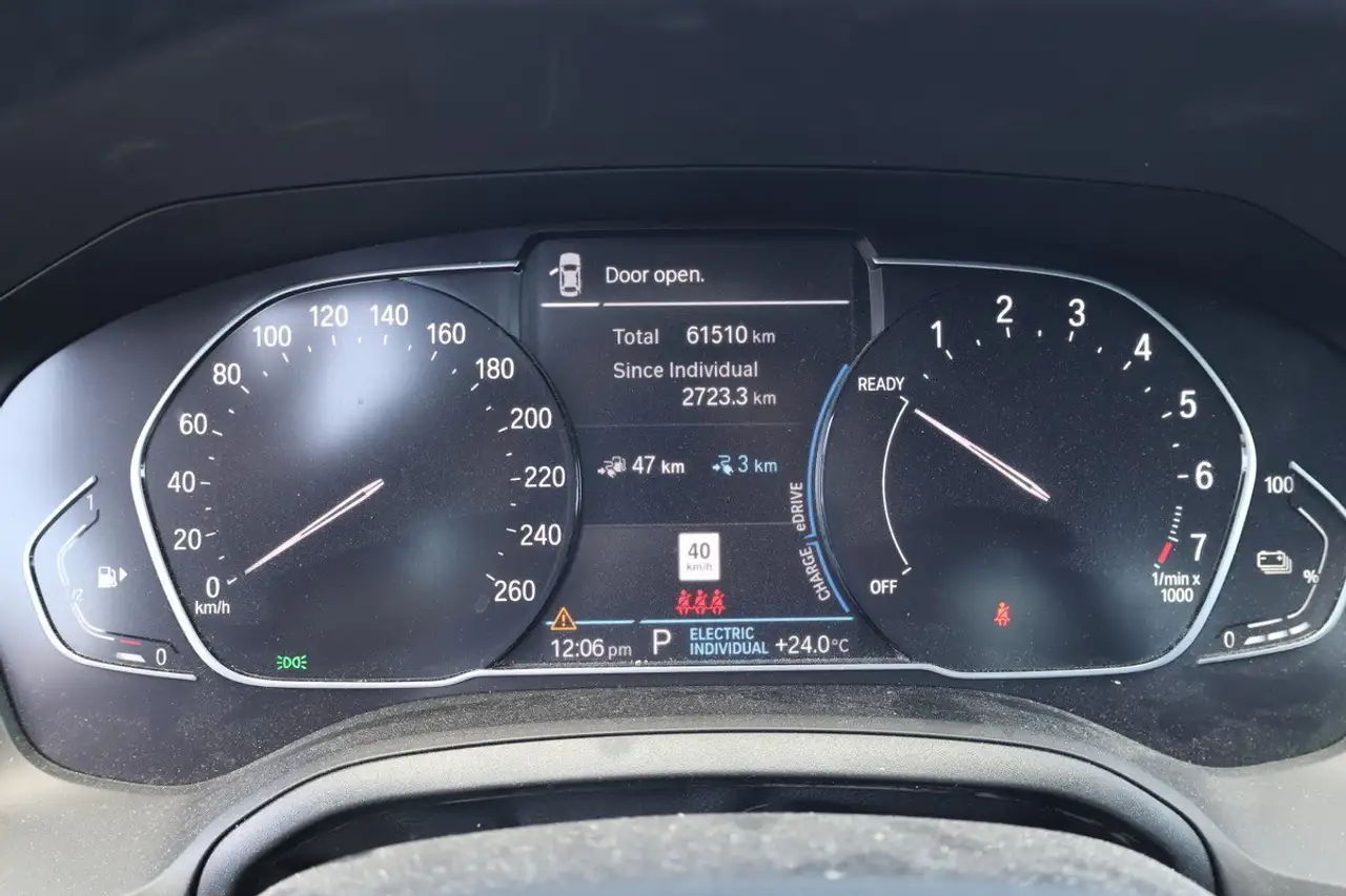 BMW 3 Series снимка BMW 3 Series