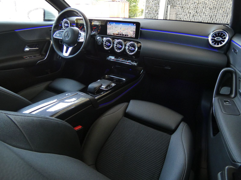 Mercedes-Benz A 180 DCT Edition19 WIDE LED Navi Ambiente 18" — photo 4