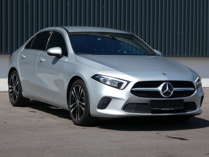 Mercedes-Benz A 180 DCT Edition19 WIDE LED Navi Ambiente 18" — photo 22