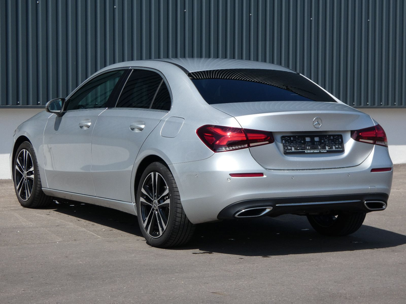 Mercedes-Benz A 180 DCT Edition19 WIDE LED Navi Ambiente 18" — photo 29