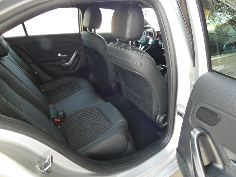 Mercedes-Benz A 180 DCT Edition19 WIDE LED Navi Ambiente 18" — photo 9