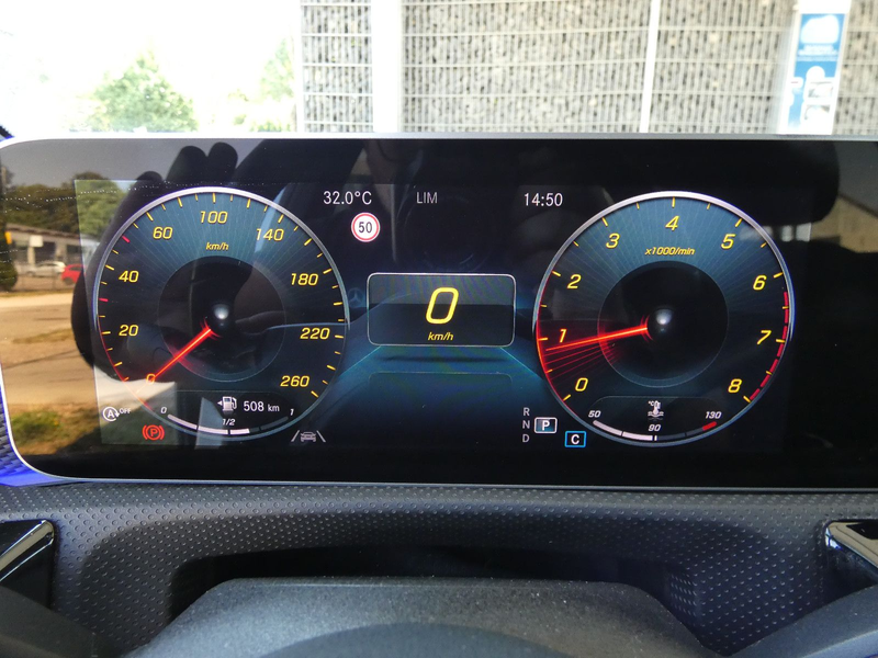 Mercedes-Benz A 180 DCT Edition19 WIDE LED Navi Ambiente 18" — photo 16