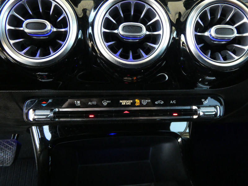 Mercedes-Benz A 180 DCT Edition19 WIDE LED Navi Ambiente 18" — photo 20