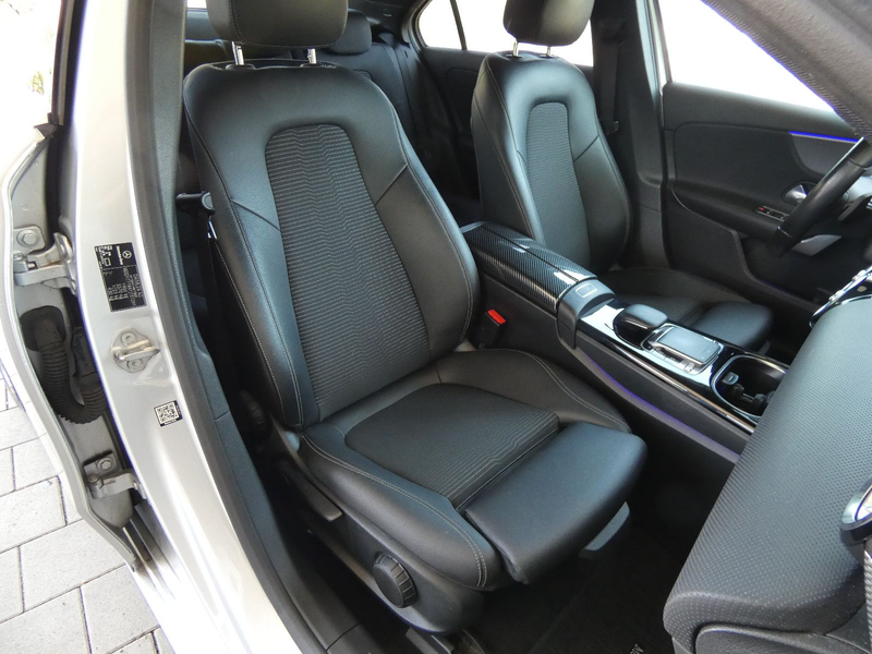 Mercedes-Benz A 180 DCT Edition19 WIDE LED Navi Ambiente 18" — photo 8