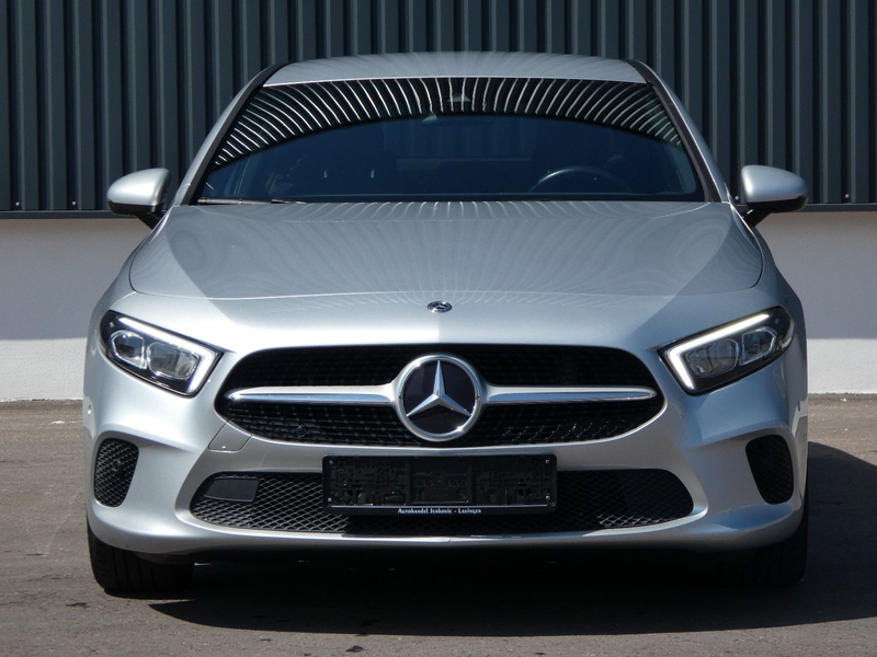 Mercedes-Benz A 180 DCT Edition19 WIDE LED Navi Ambiente 18" — photo 27
