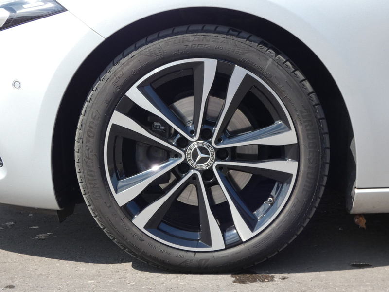 Mercedes-Benz A 180 DCT Edition19 WIDE LED Navi Ambiente 18" — photo 24