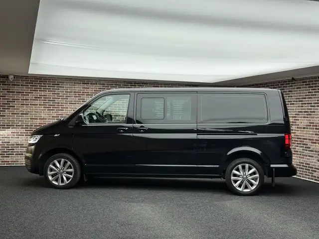 Volkswagen Transporter view 6