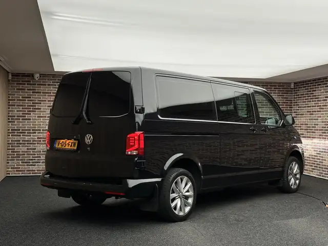 Volkswagen Transporter view 2