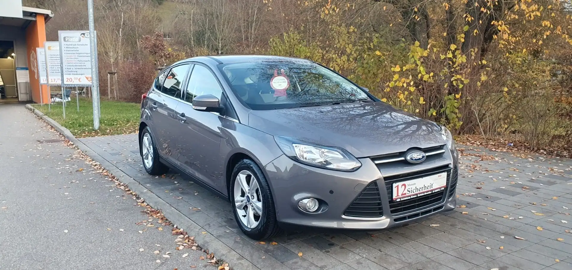 Ford Focus Lim. Champions Edition*SHZ*KLIMAAUT.*PDC* Braun - 1