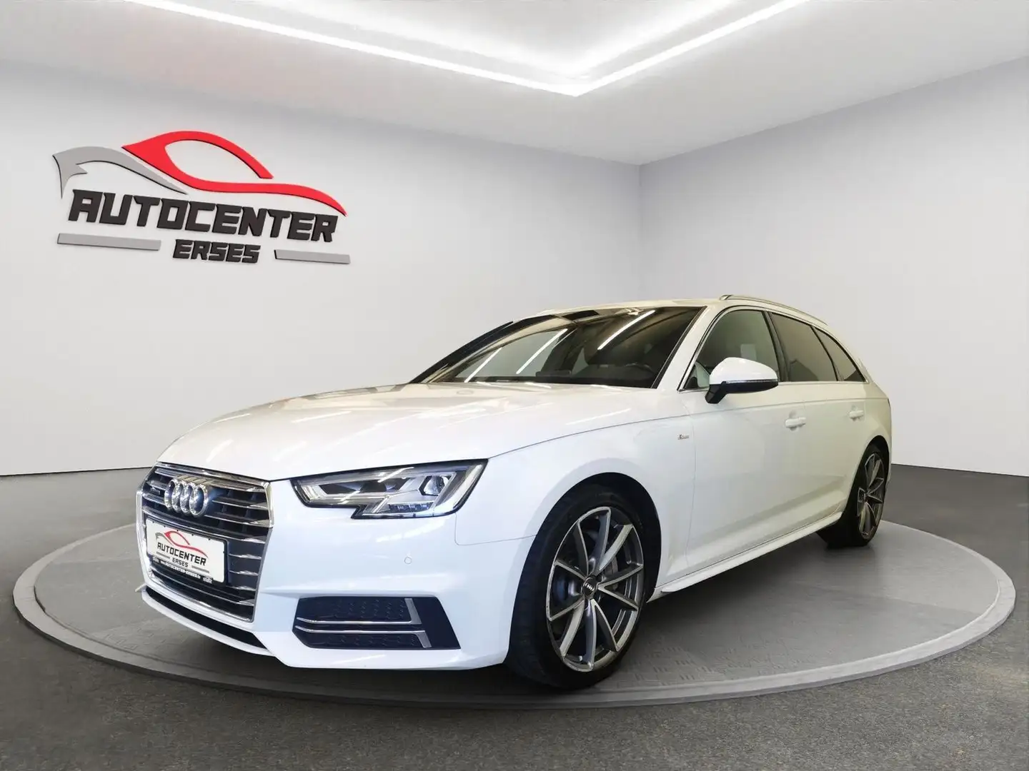 Audi A4 quattro S Line Sport Panorama Navi PDC AHK Wit - 2