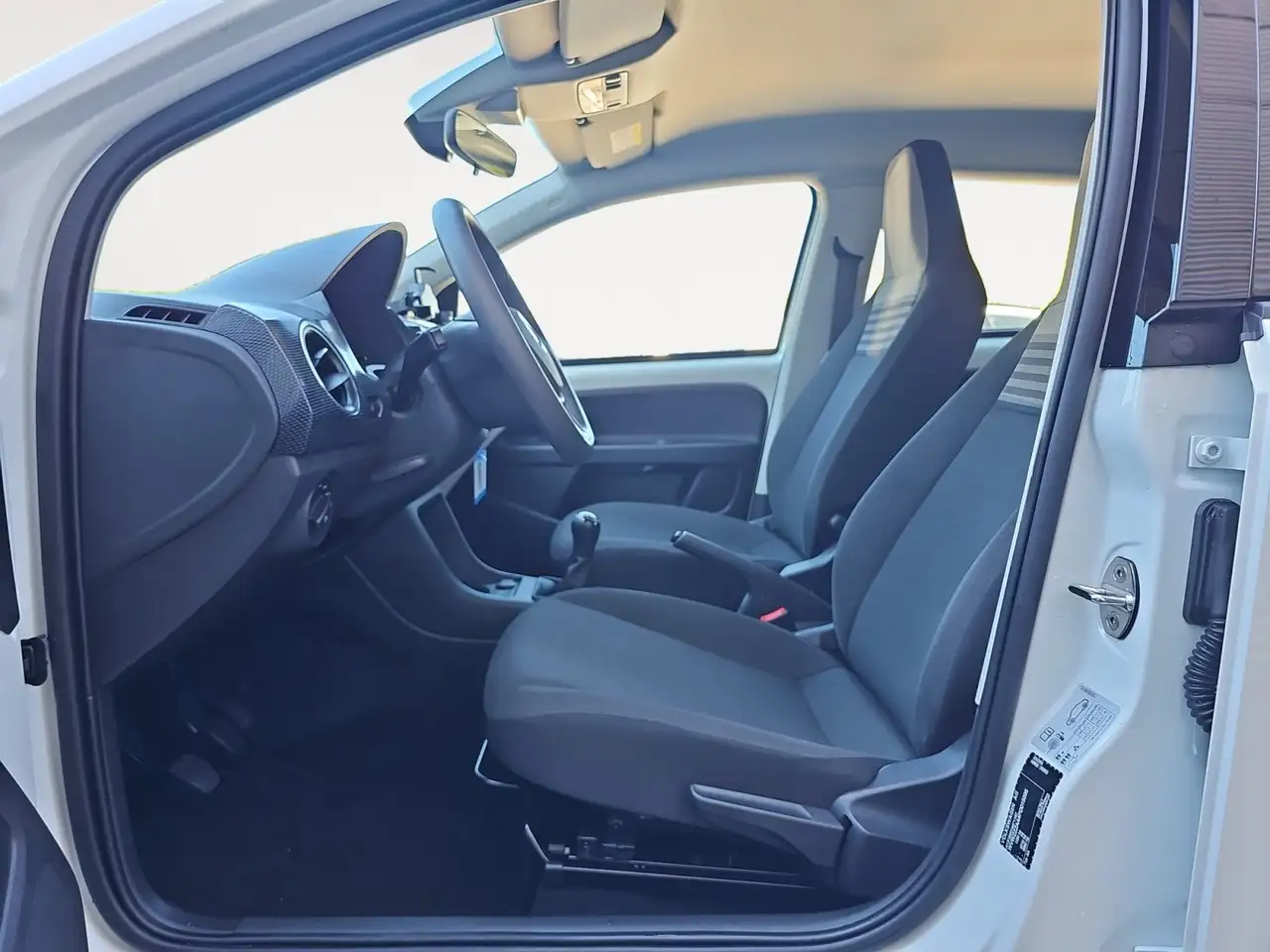 Volkswagen Up 1.0 Facelift Kam. KlimaA PDC SHZ Winterp., миниатюра 8