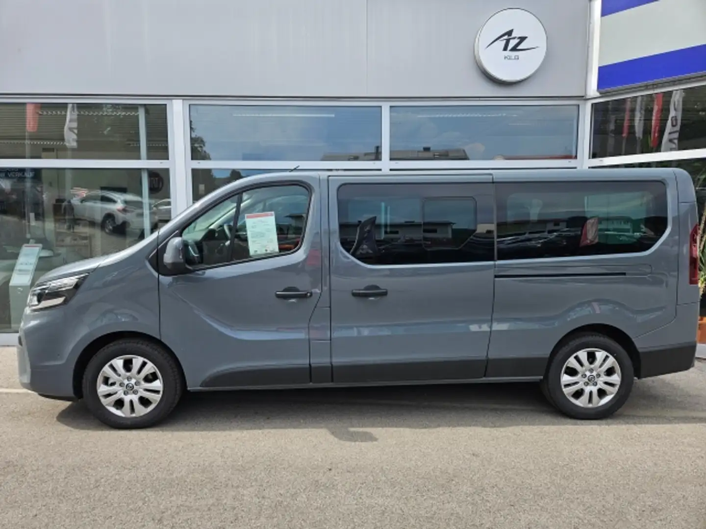 Nissan Primastar Kombi L2H1 Tekna Aut. 8Sitzer Grau - 1