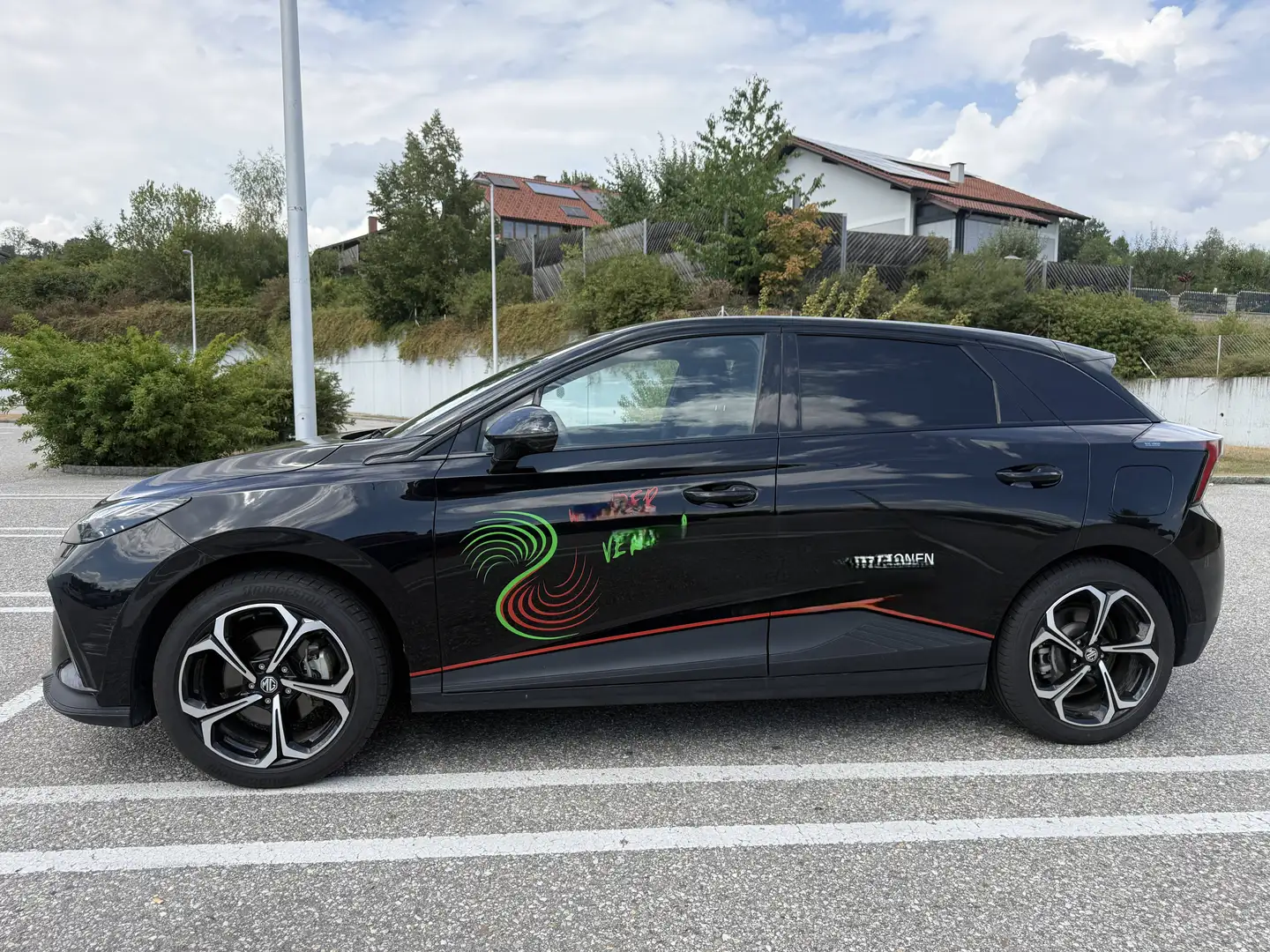 MG MG4 MG4 EV 64 kWh Luxury Luxury Schwarz - 2