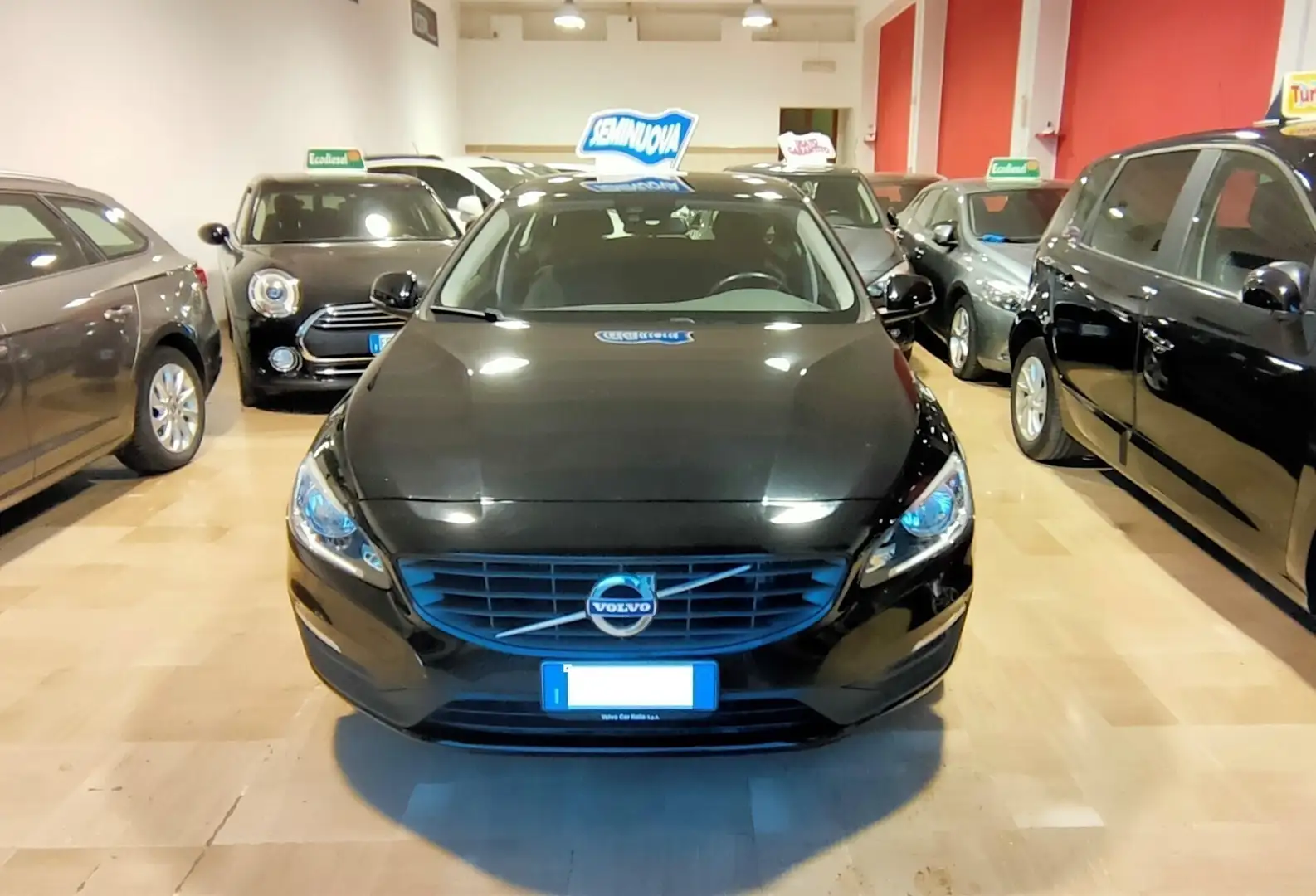 Volvo V60 D2 Geartronic Dynamic Edition Zwart - 2