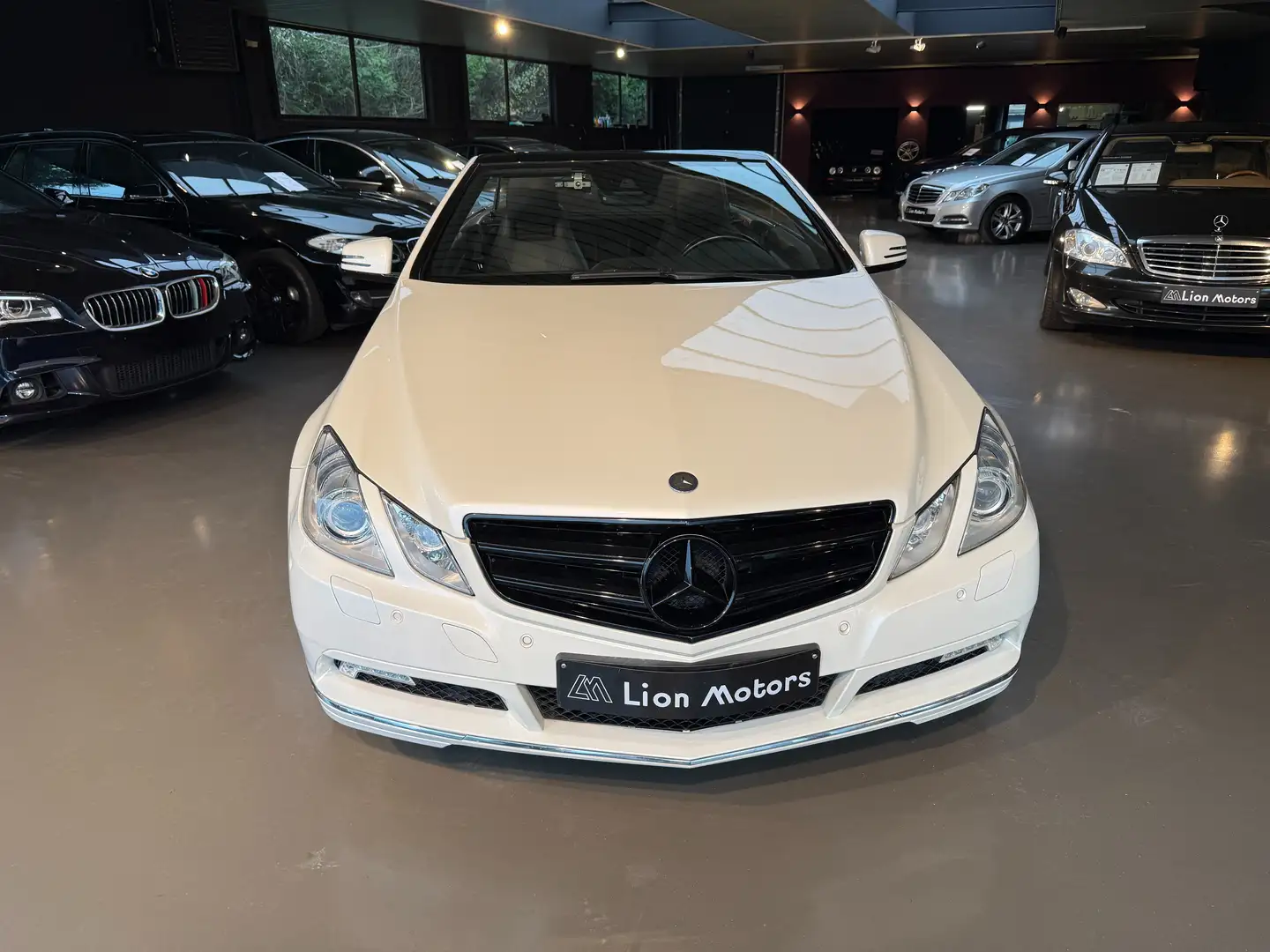 Mercedes-Benz E 250 CDI DPF Cabrio BlueEFFICIENCY Automatik Avantgarde Wit - 2