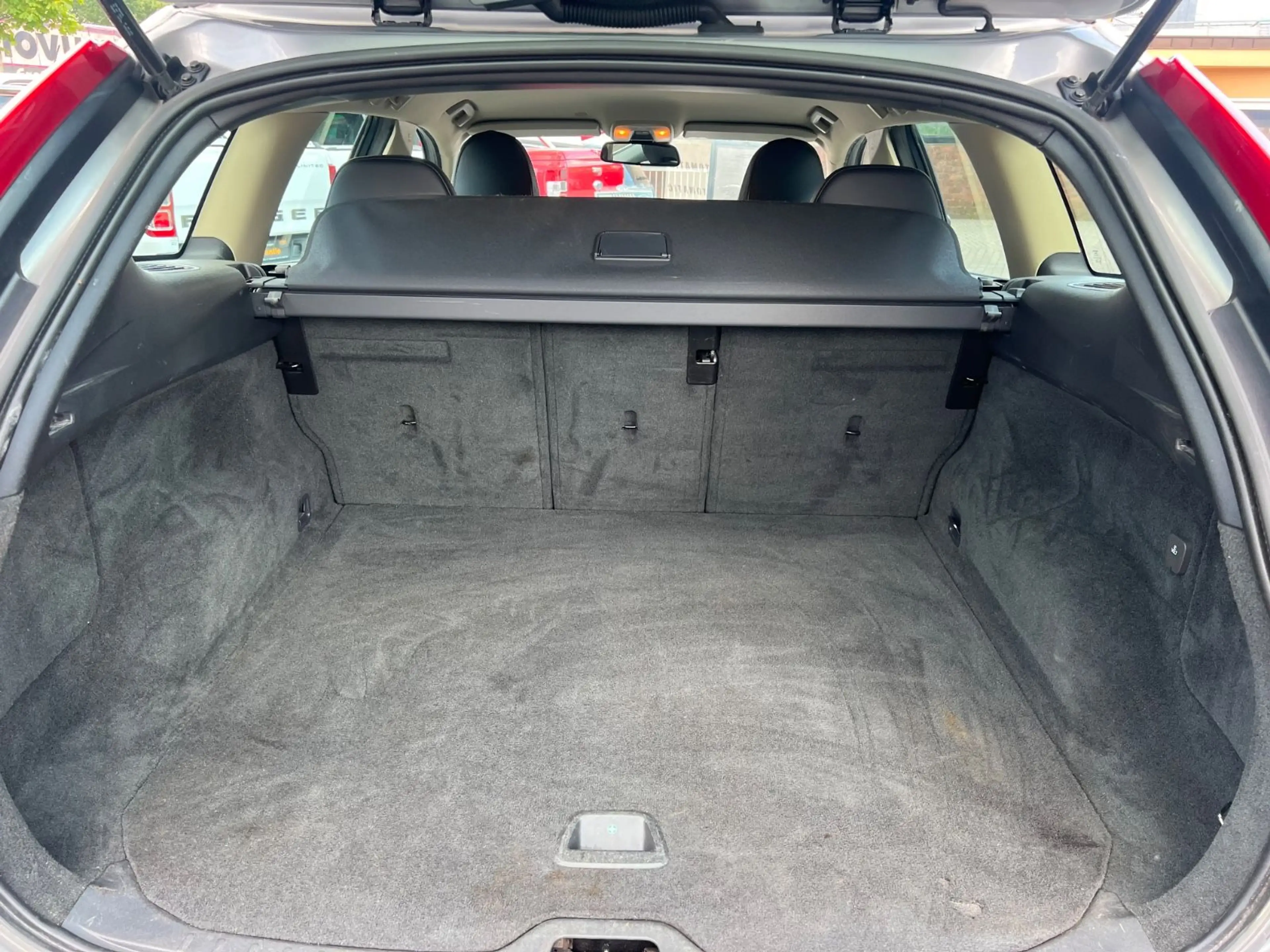 Volvo XC60 XC60 R-Design 2WD — photo 15