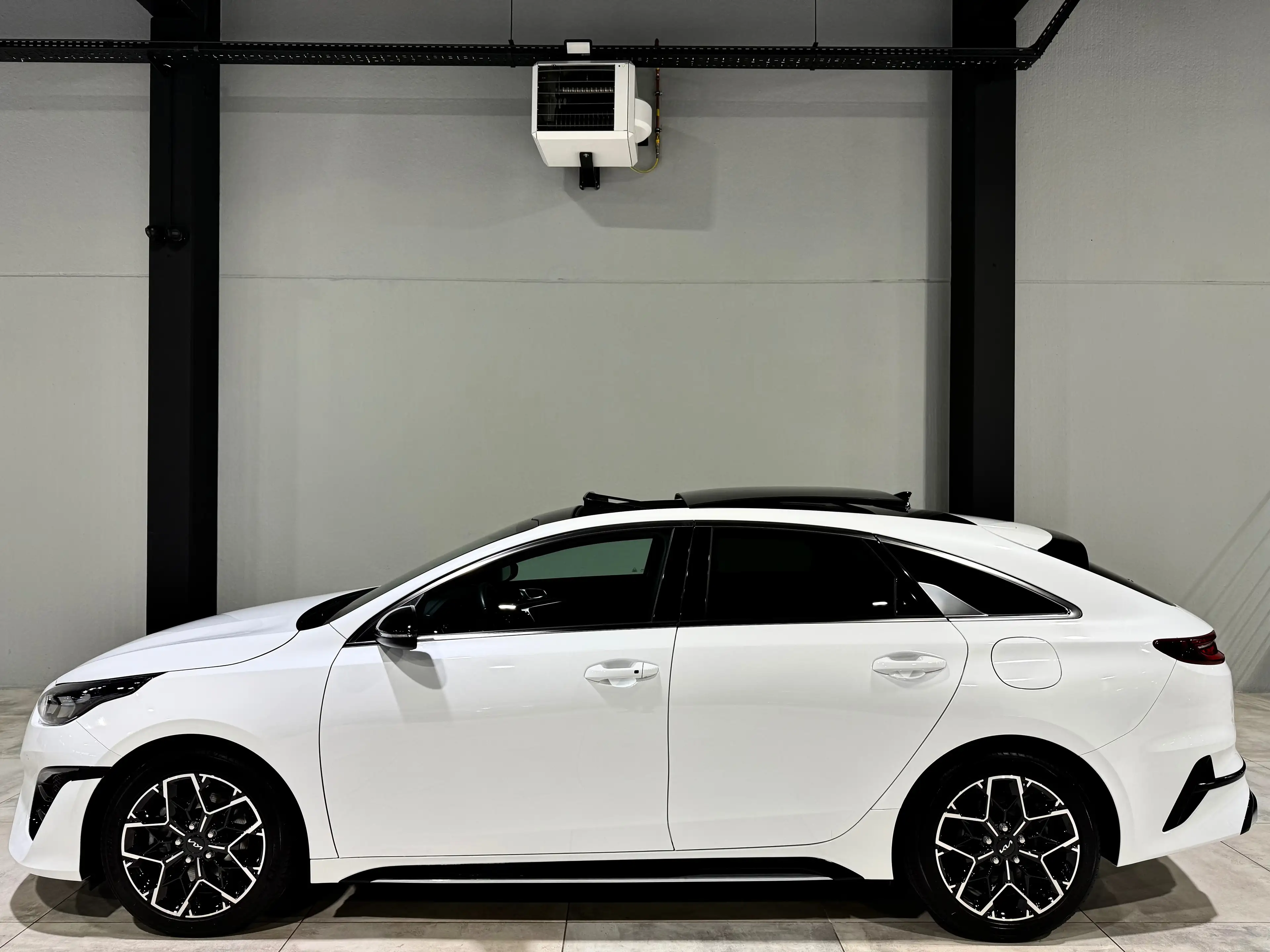 Kia ProCeed / pro_cee'd 1.5i TURBO 140CV GT-LiNE PANO BAUTO F1 CARPLAY DiSTRO++ — photo 5