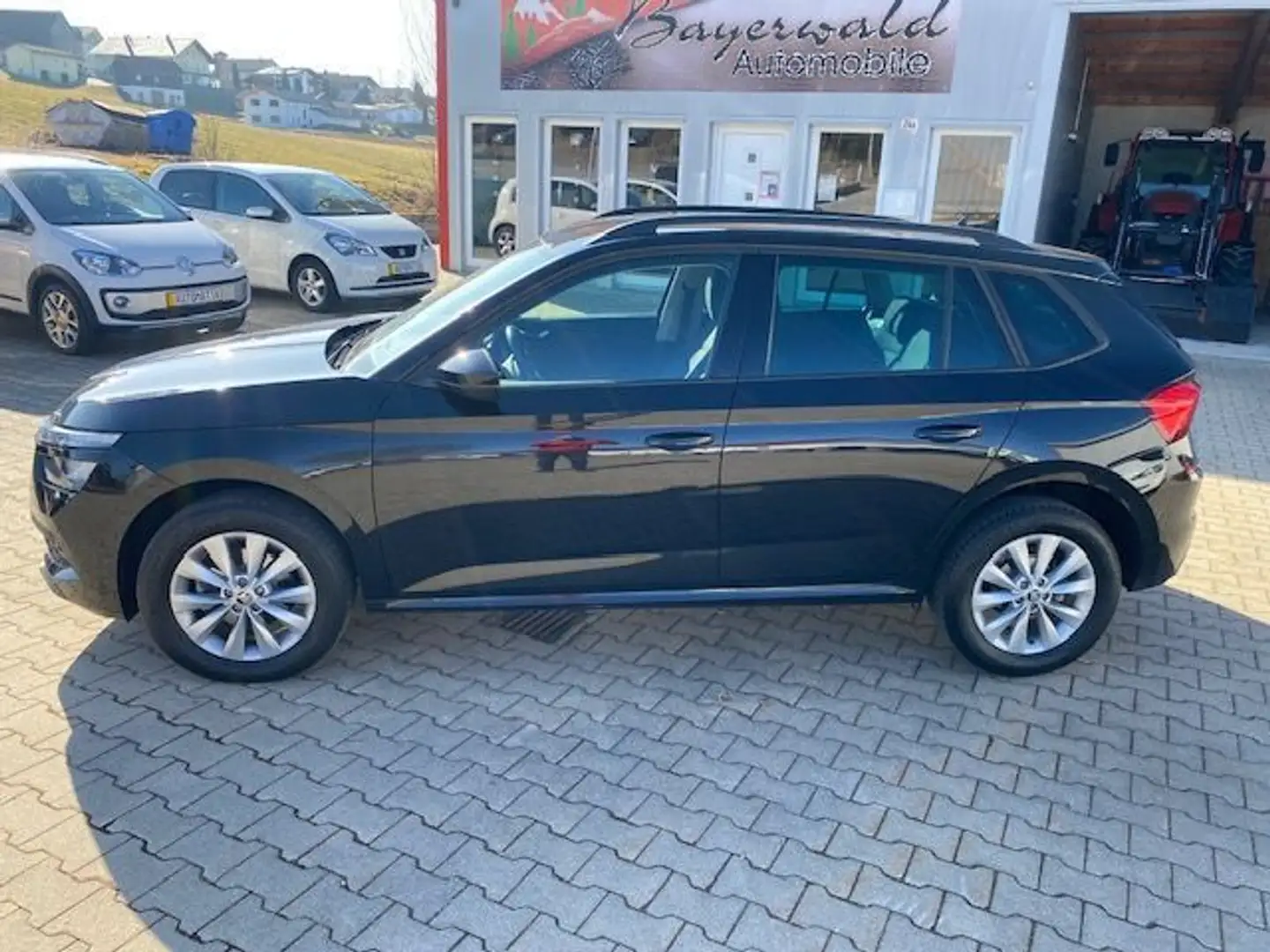 Skoda Kamiq Active 1,0 DSG Klima SHZ Applecar PDC Negro - 2