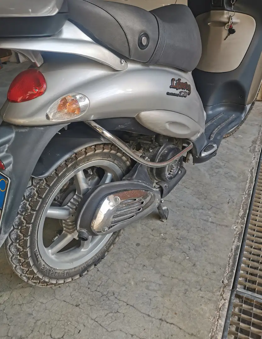 Piaggio Liberty 150 Gri - 2