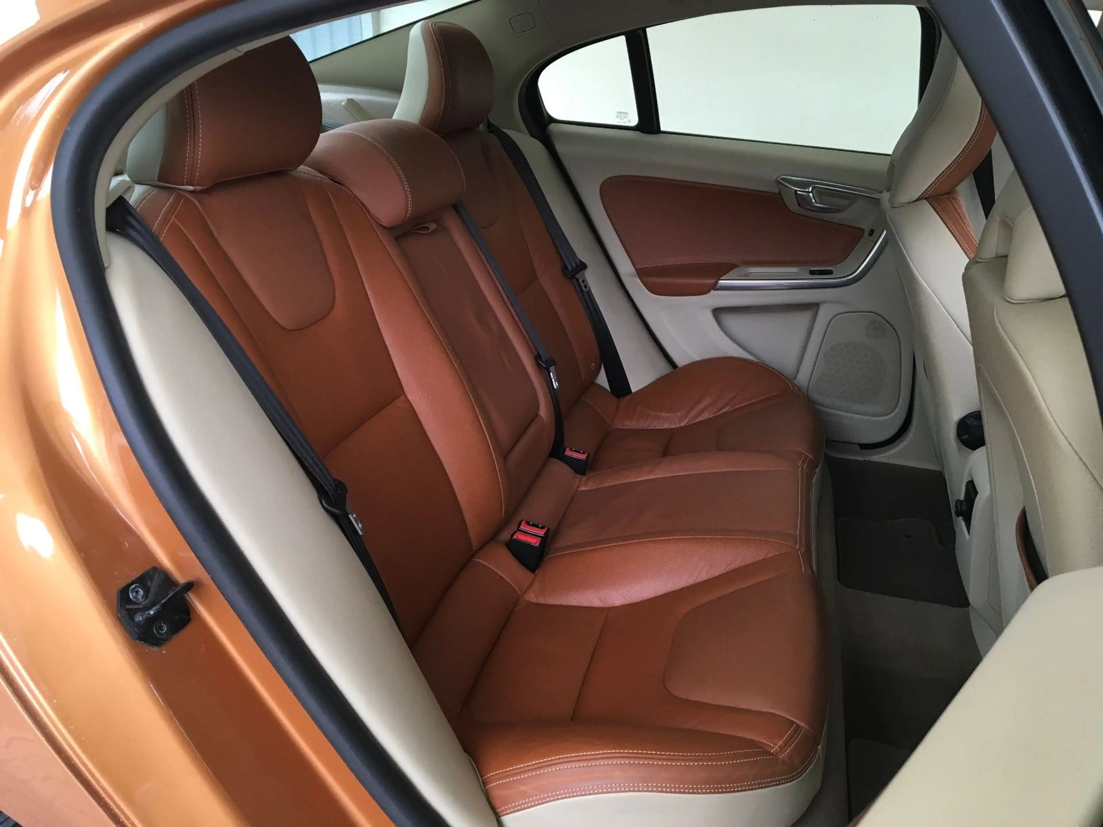 Volvo S60 Lim.1.6 Turbo Summum/Autom/Leder/1.Hd/76 Tkm — photo 27