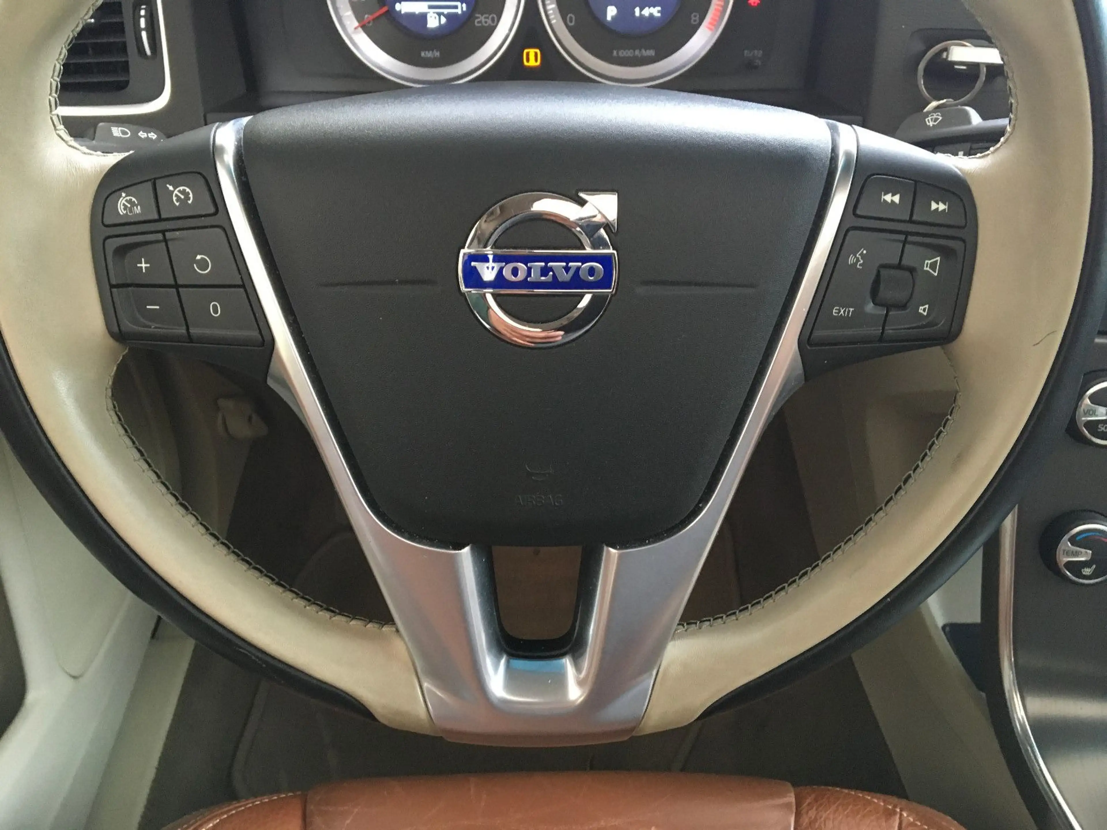 Volvo S60 Lim.1.6 Turbo Summum/Autom/Leder/1.Hd/76 Tkm — photo 13