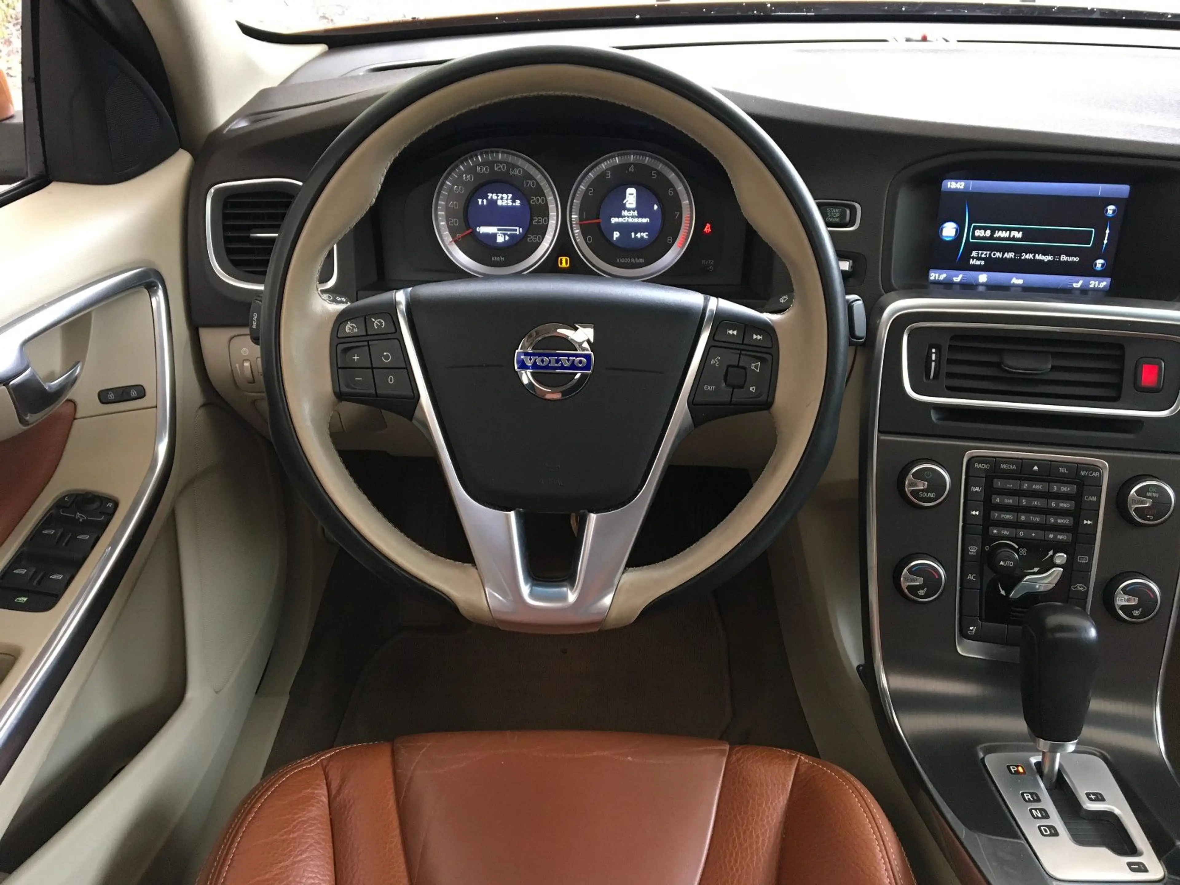 Volvo S60 Lim.1.6 Turbo Summum/Autom/Leder/1.Hd/76 Tkm — photo 12