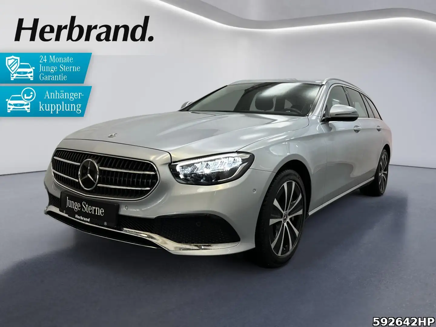 Mercedes-Benz E 300 T Avantgarde DISTRONIC Anhängerkupplung Silber - 1