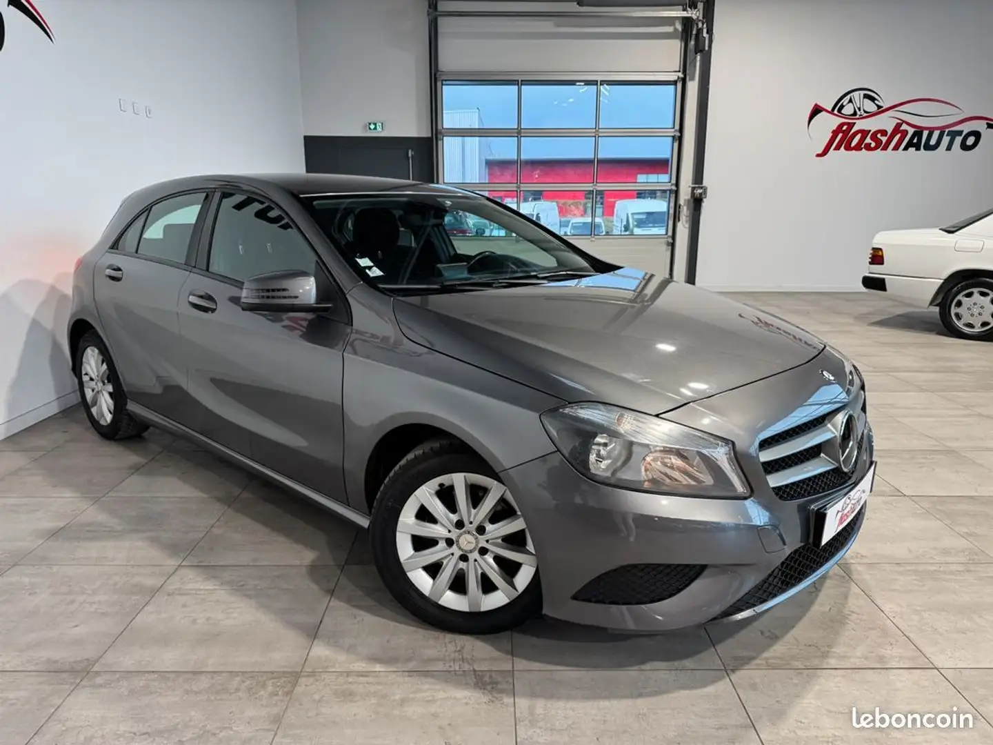 Mercedes-Benz A 180 MERCEDES A180 1.6 i Turbo 122cv-2013 Gris - 2