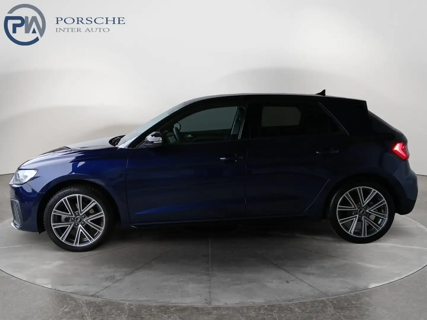 Audi A1 30 TFSI intense Blau - 2