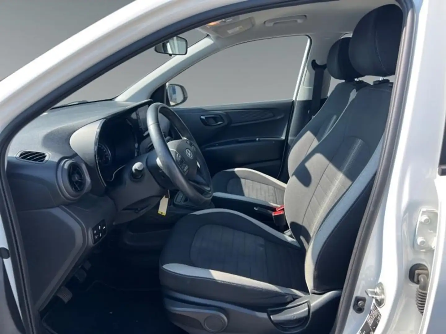 Hyundai i10 Techno Blanc - 1
