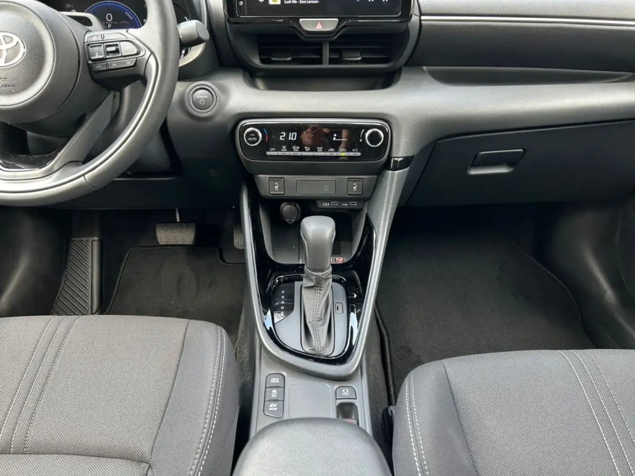 Toyota Yaris 2026 — фото 11