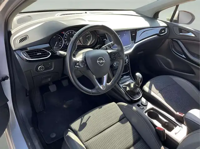 Opel Astra view 7