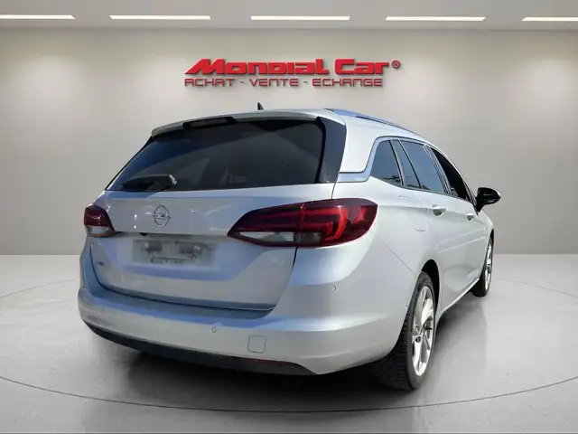 Opel Astra view 6