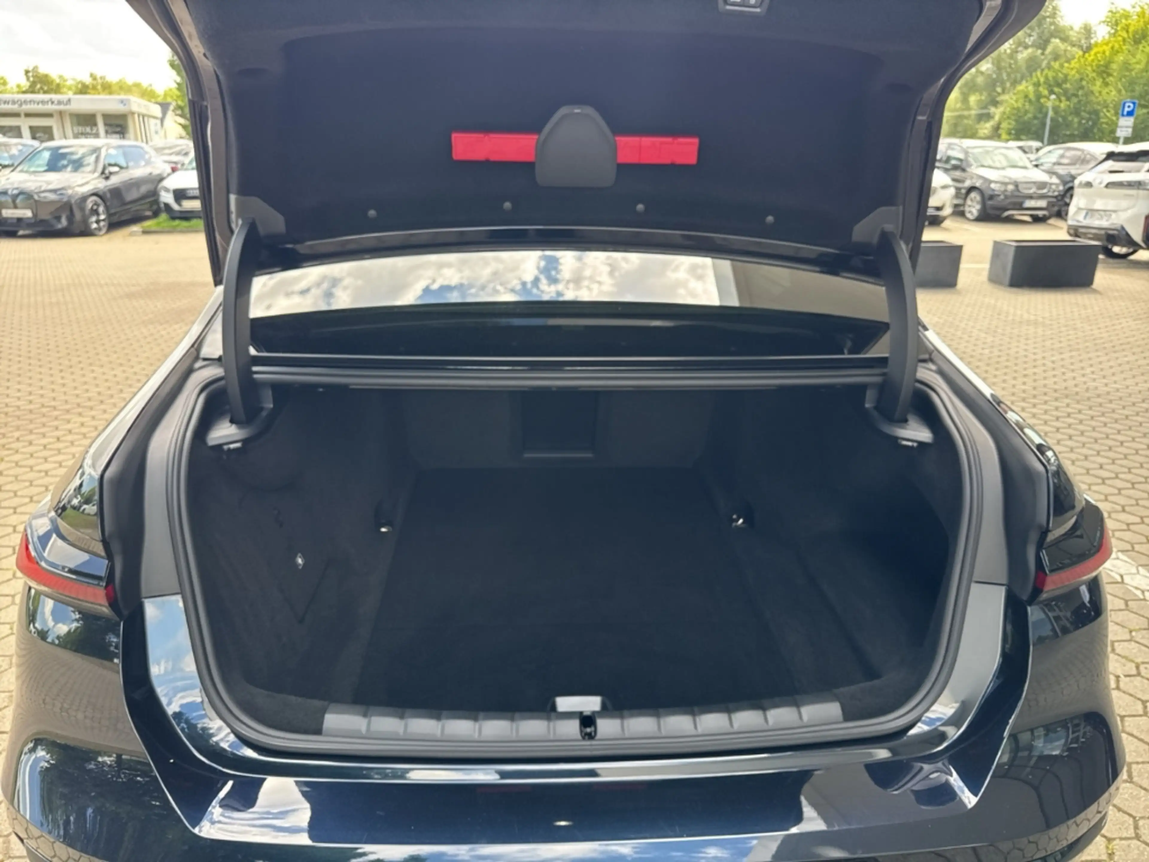 BMW i7 M Sport xDrive60/HUD/AHK/Bowers & Wilkins — photo 15