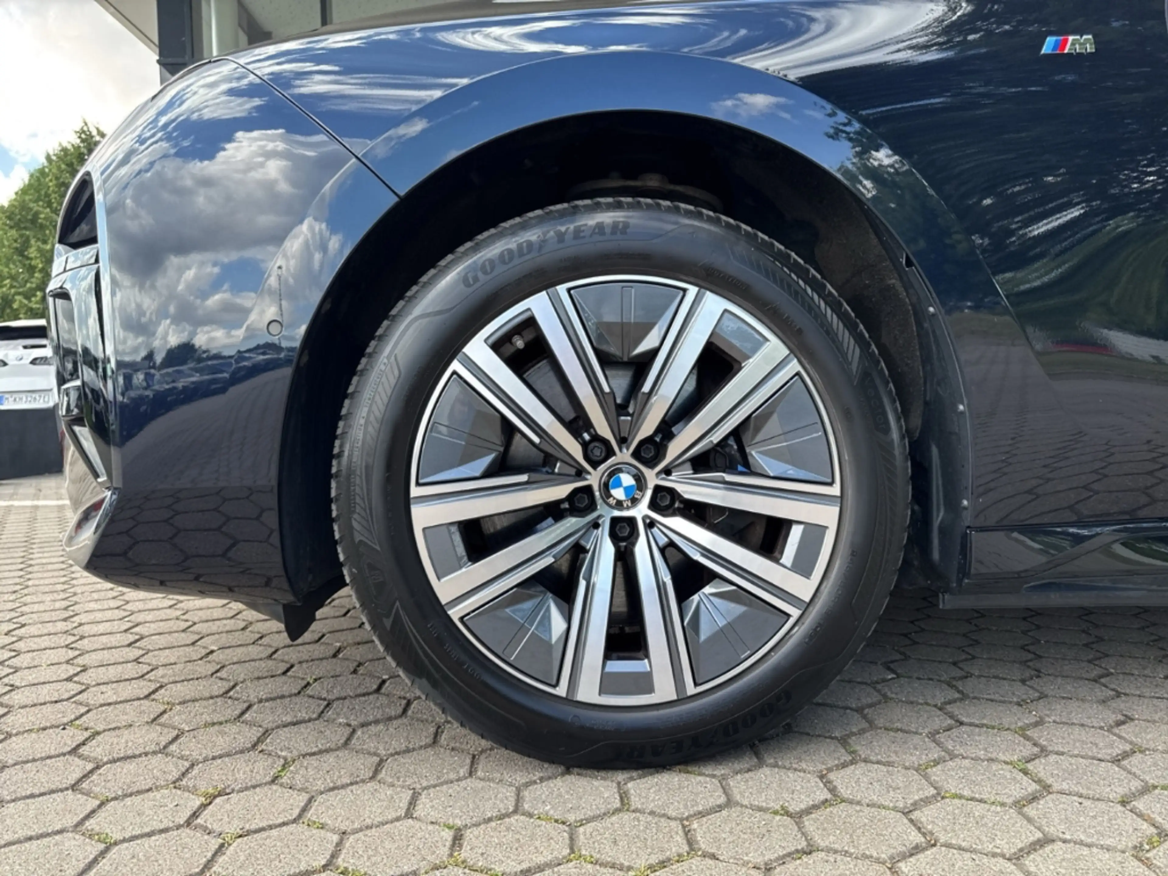 BMW i7 M Sport xDrive60/HUD/AHK/Bowers & Wilkins — photo 7