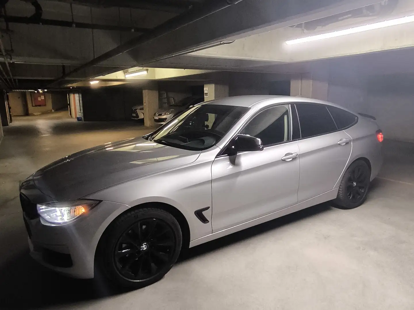 BMW 320 320i xDrive 184 ch Modern "Shadow" line Argent - 1