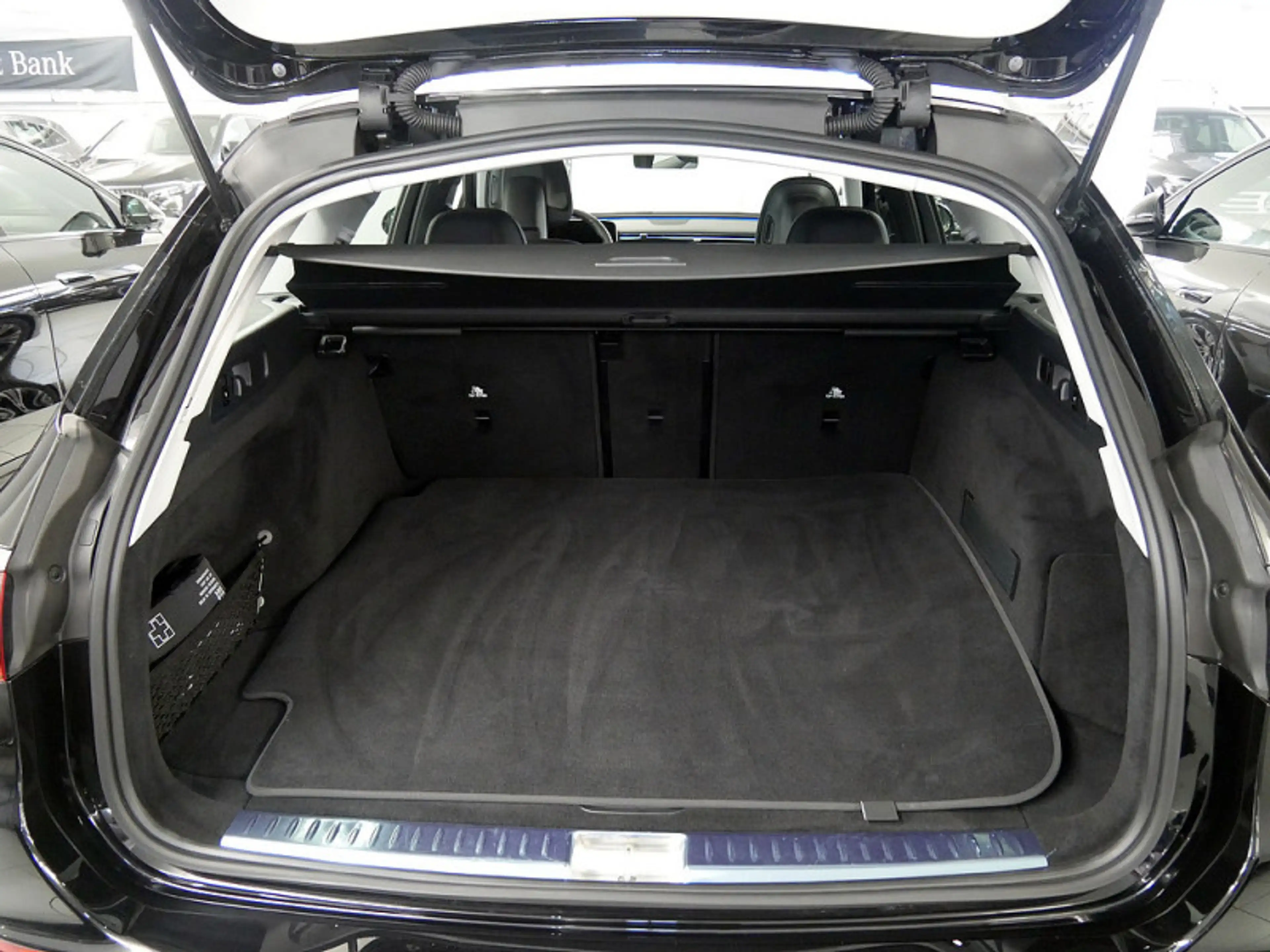 Mercedes-Benz E 220 T d , AVANTGARDE AHK DISTR KAMERA SPUR — photo 12