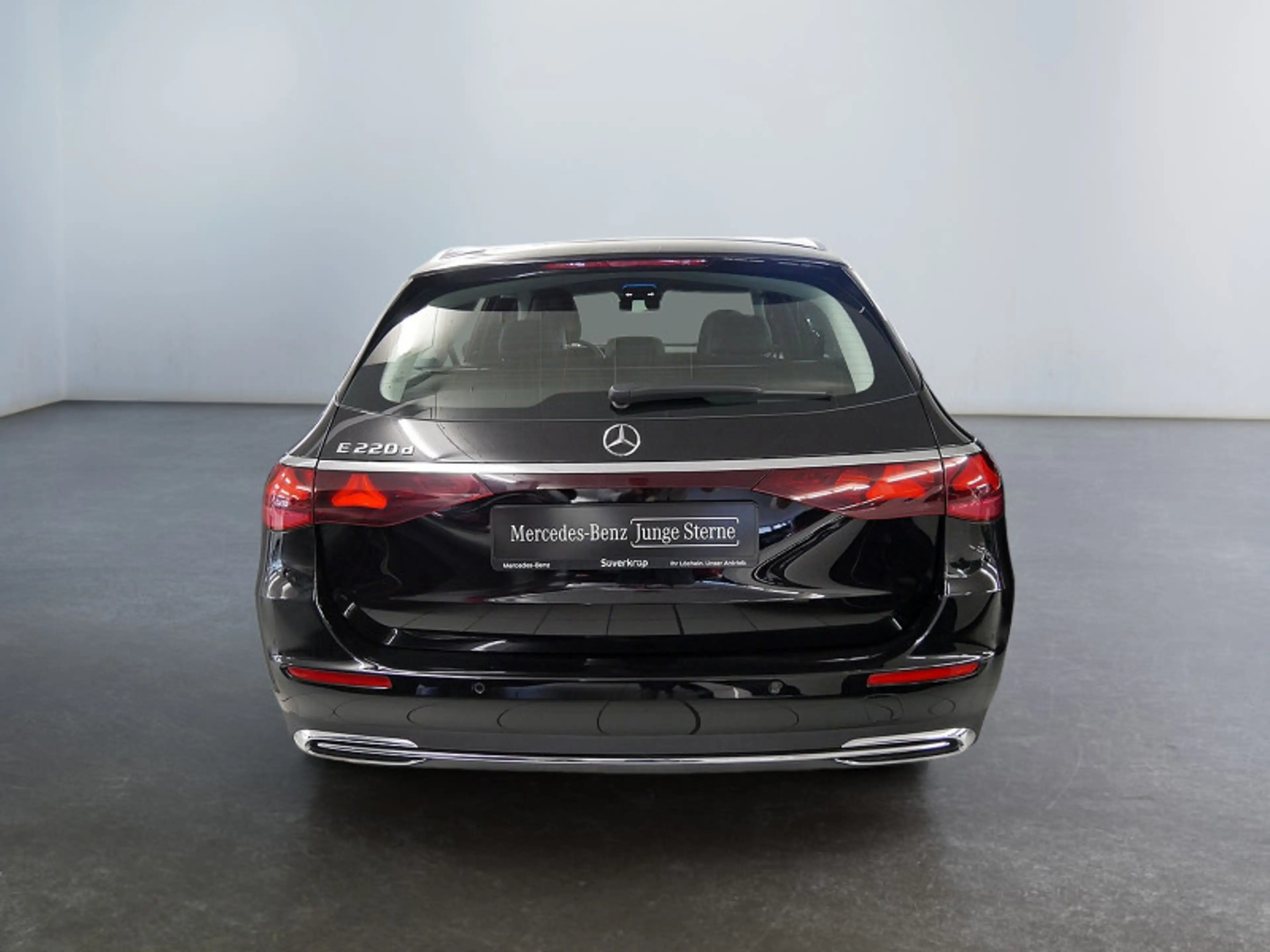 Mercedes-Benz E 220 T d , AVANTGARDE AHK DISTR KAMERA SPUR — photo 6