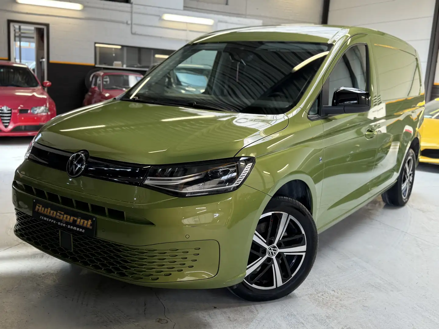 Volkswagen Caddy 2.0tdi boite auto phares led virtual cockpit Vert - 2